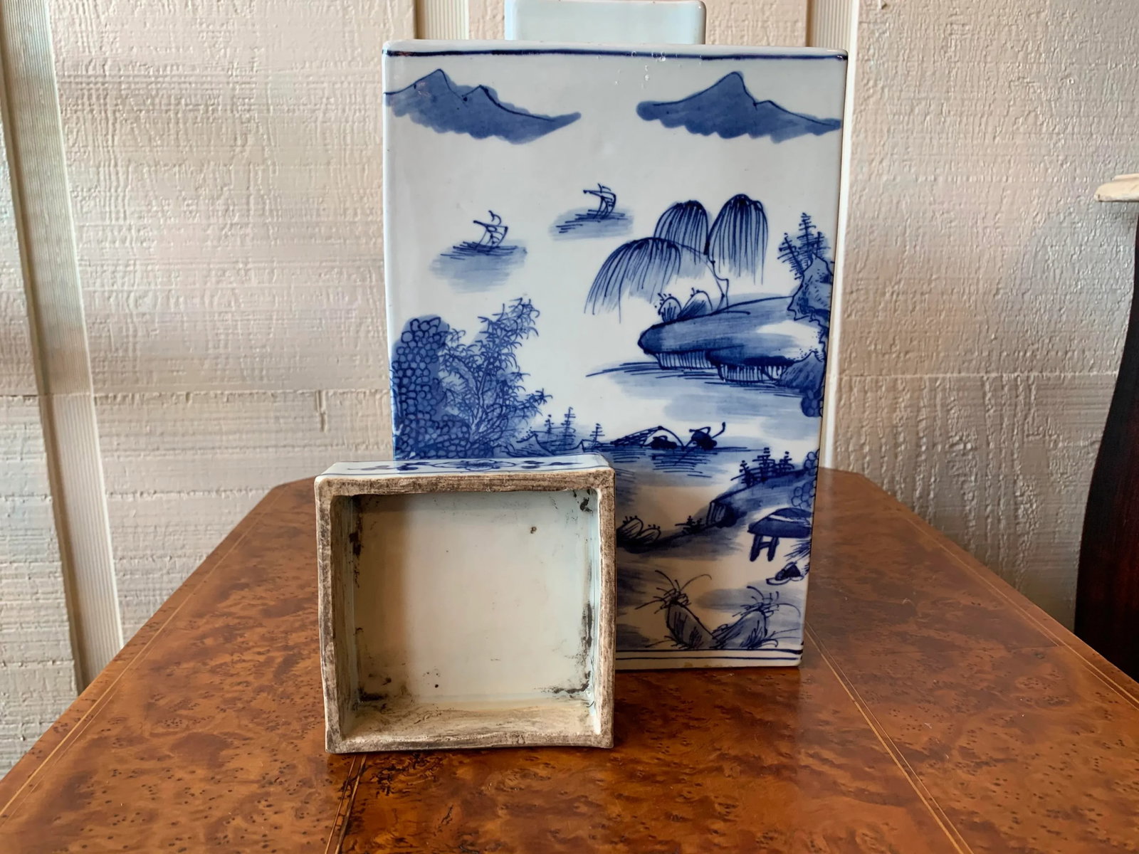 Chinese Blue and White Porcelain Jar With Lid - 4