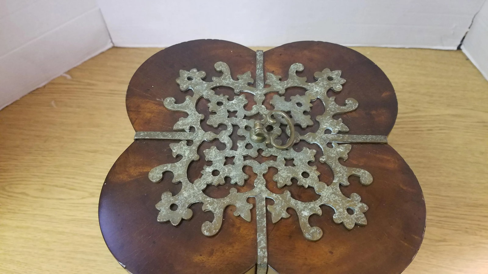 Vintage Quatrefoil Wood Box with Patinated Brass Accents - 2