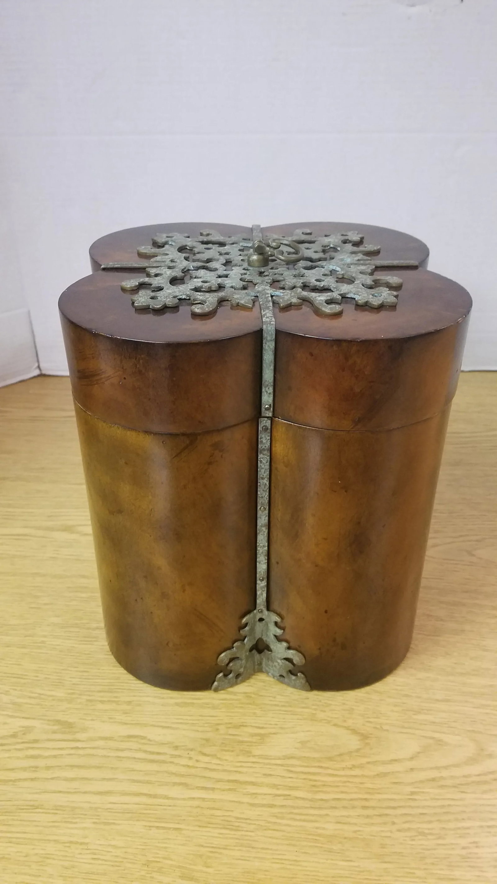 Vintage Quatrefoil Wood Box with Patinated Brass Accents - 8