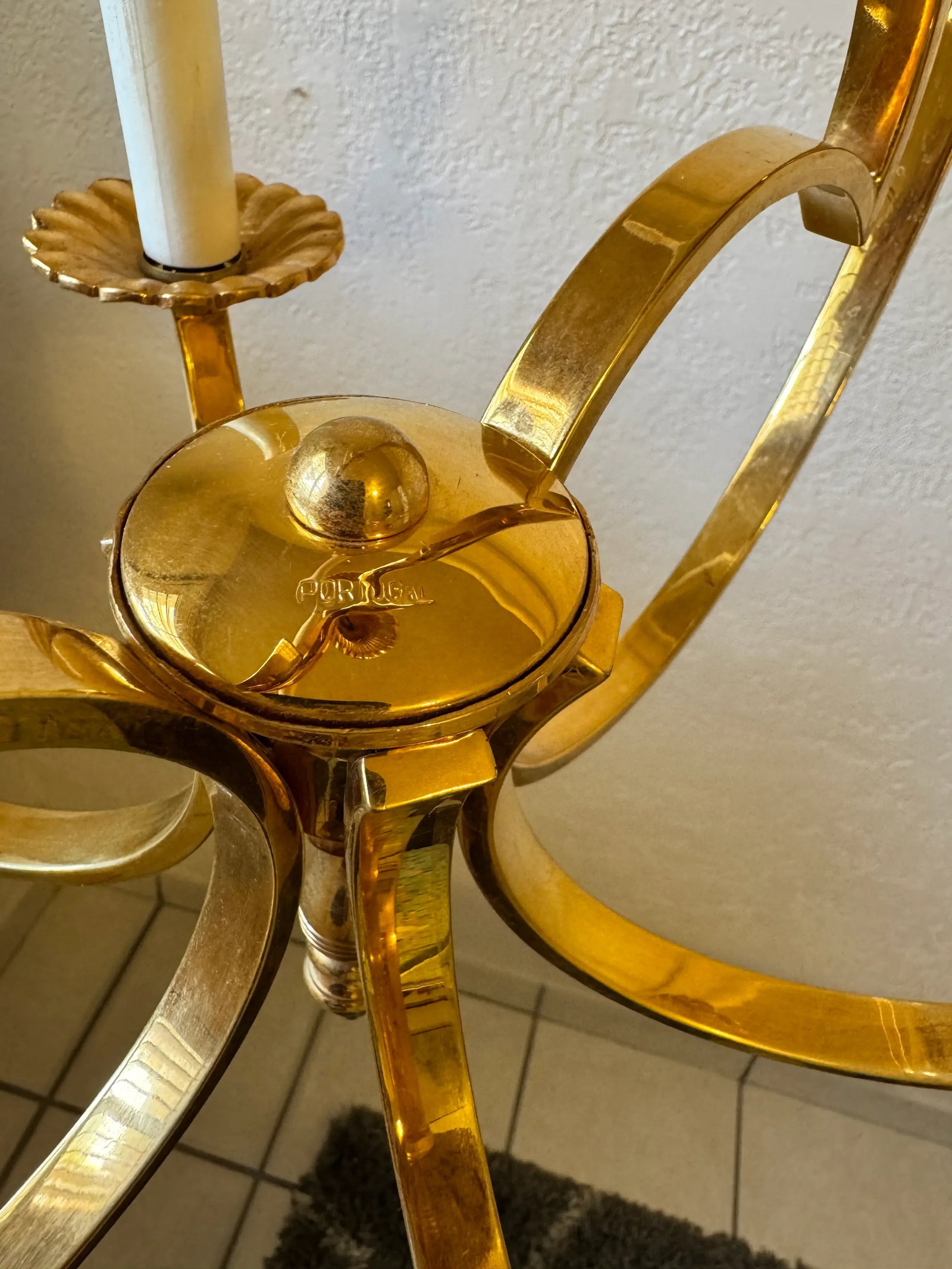 Mid-Century Brass Fleur-De-Lis Chandelier - 5