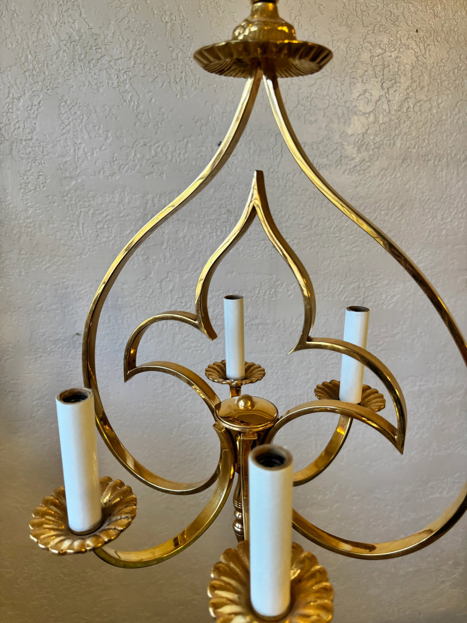 Mid-Century Brass Fleur-De-Lis Chandelier - 6