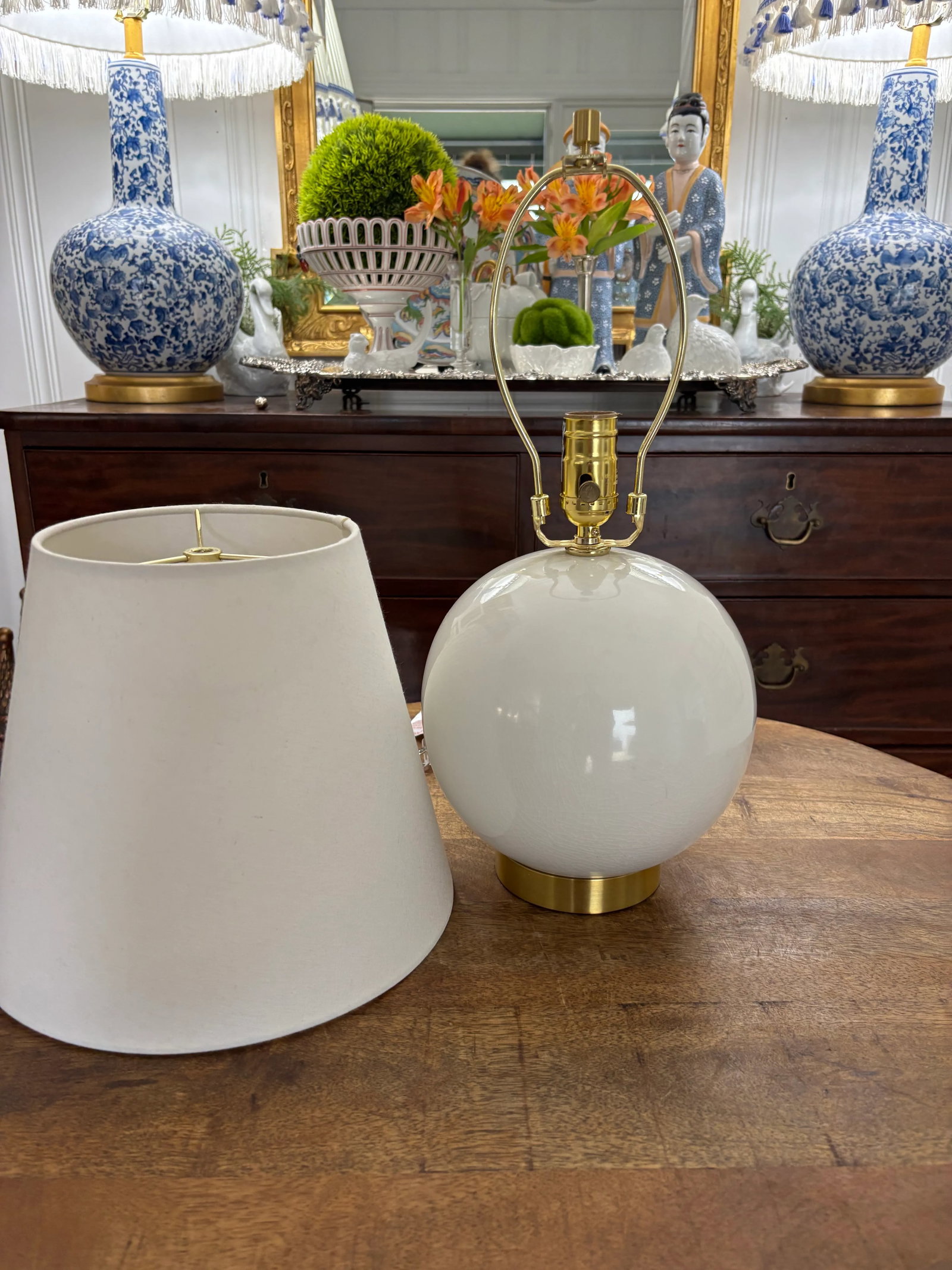 Contemporary Classic Ralph Lauren Off White Crackle Glaze Sphere Ball Lamp With Rigid Shade - 2