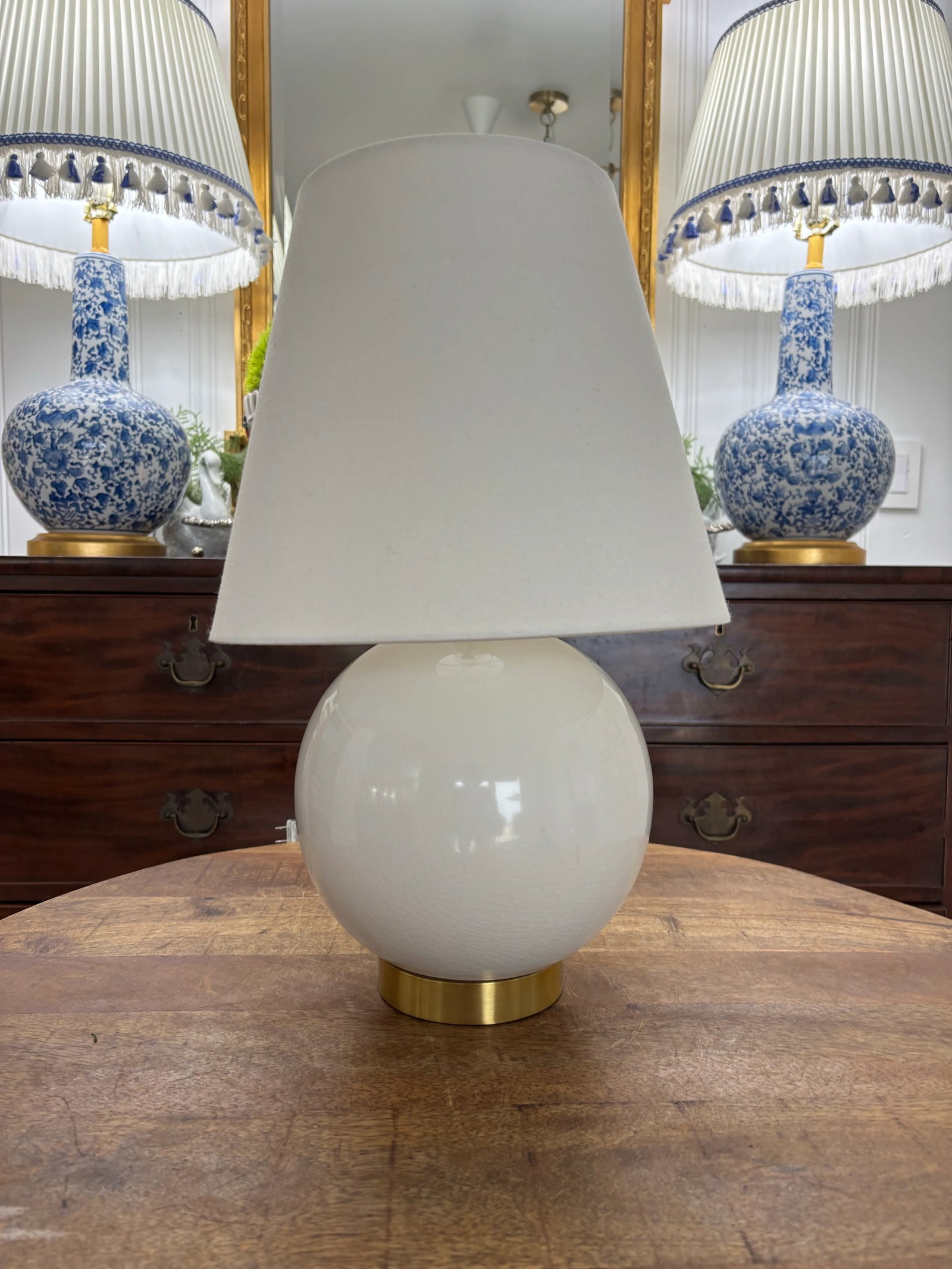 Contemporary Classic Ralph Lauren Off White Crackle Glaze Sphere Ball Lamp With Rigid Shade - 5