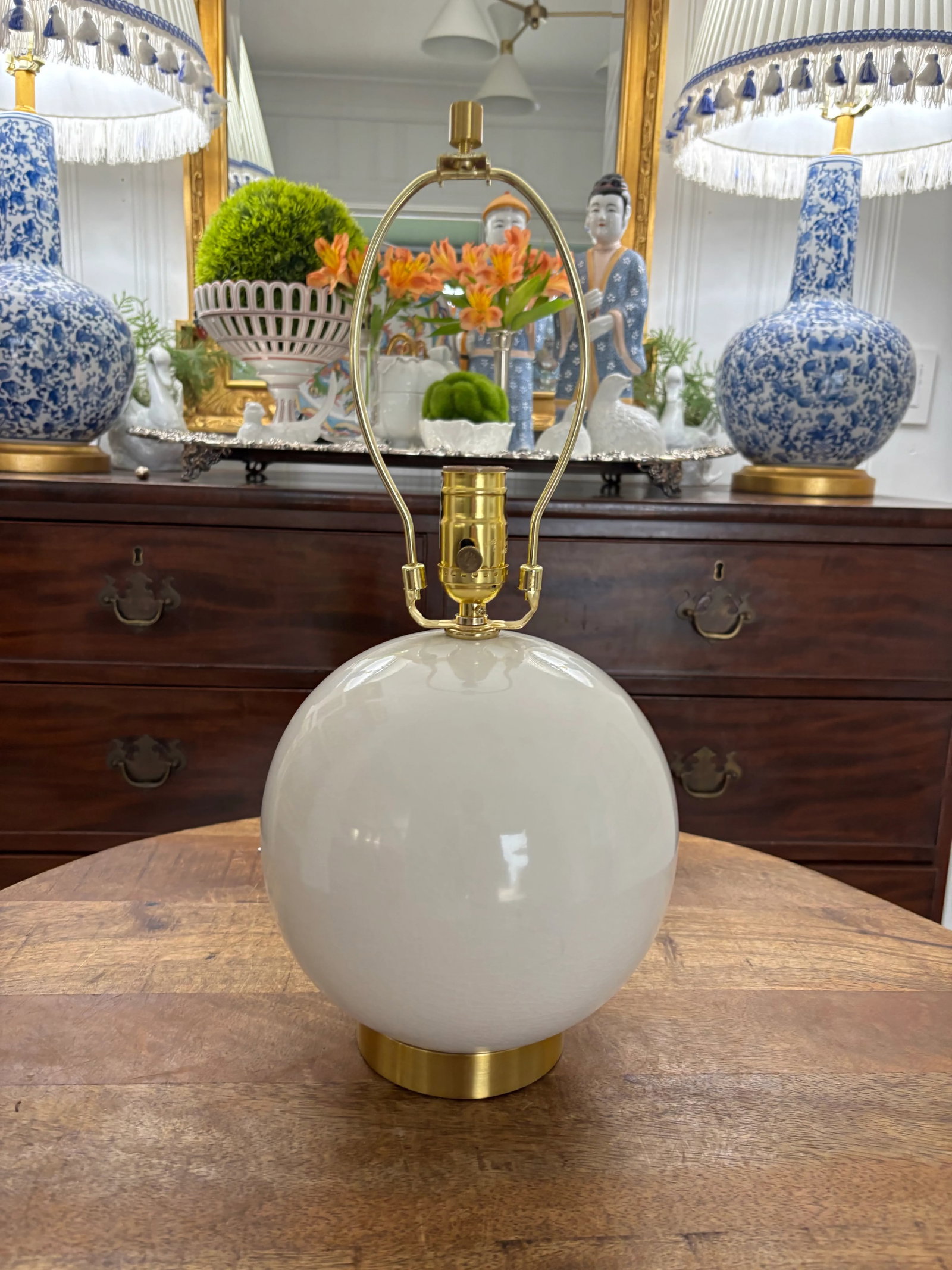 Contemporary Classic Ralph Lauren Off White Crackle Glaze Sphere Ball Lamp With Rigid Shade - 7