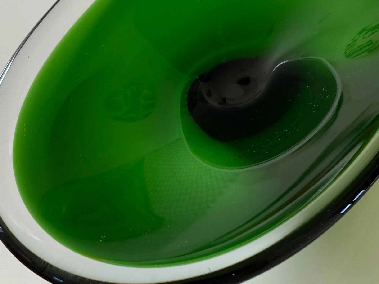 Early 1950s Oval Green Glass Sommerso Console Bowl Attributed to Erickson Glass - 4