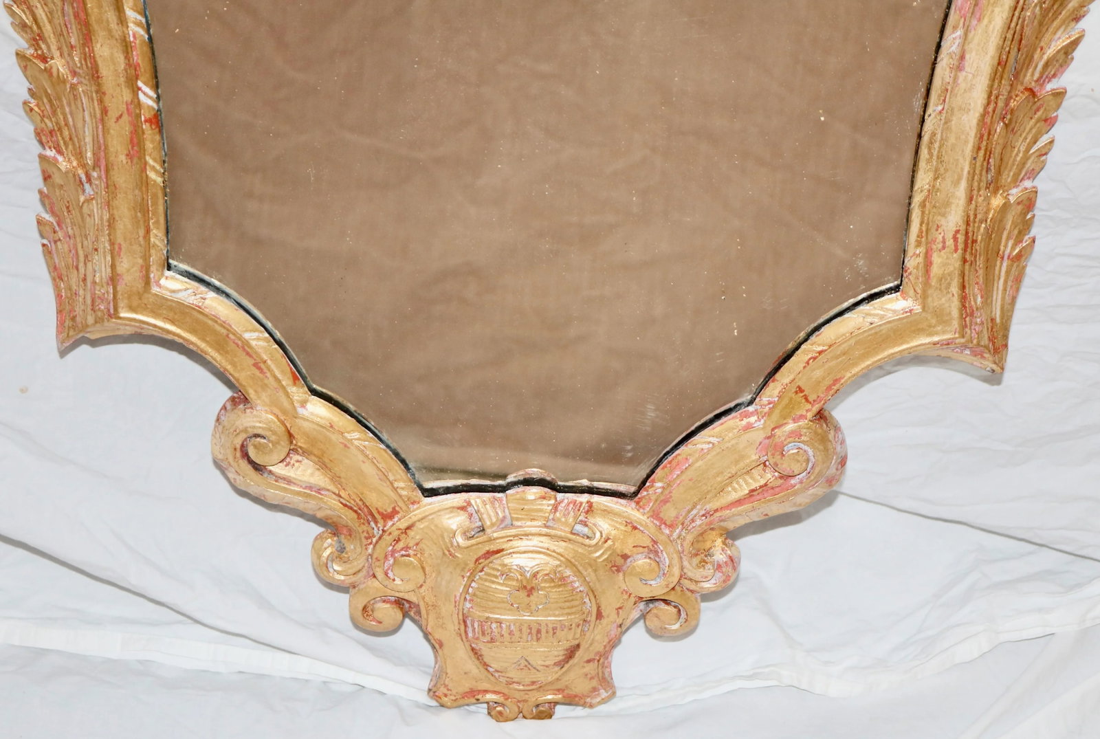 Italian Baroque Giltwood Mirror in Gold Leaf Hand Carved Acanthus Leaves - 4