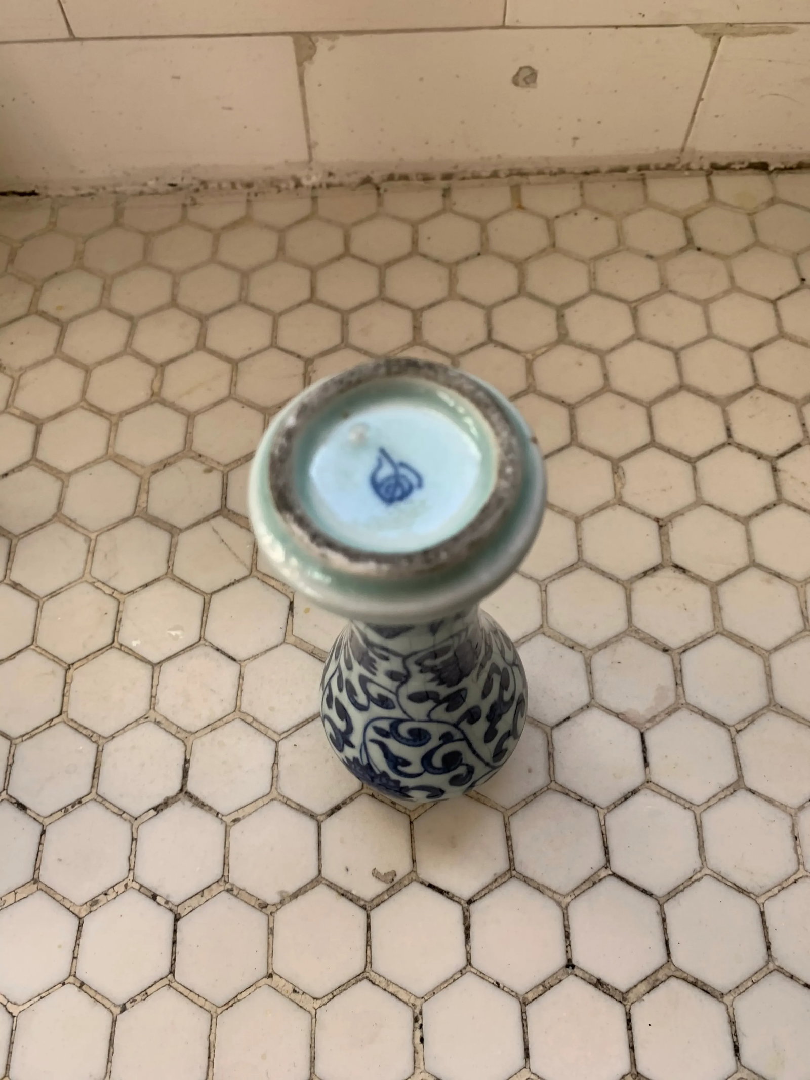 Blue & White Porcelain Floral Chinoiserie Vases Set of 3 - 11