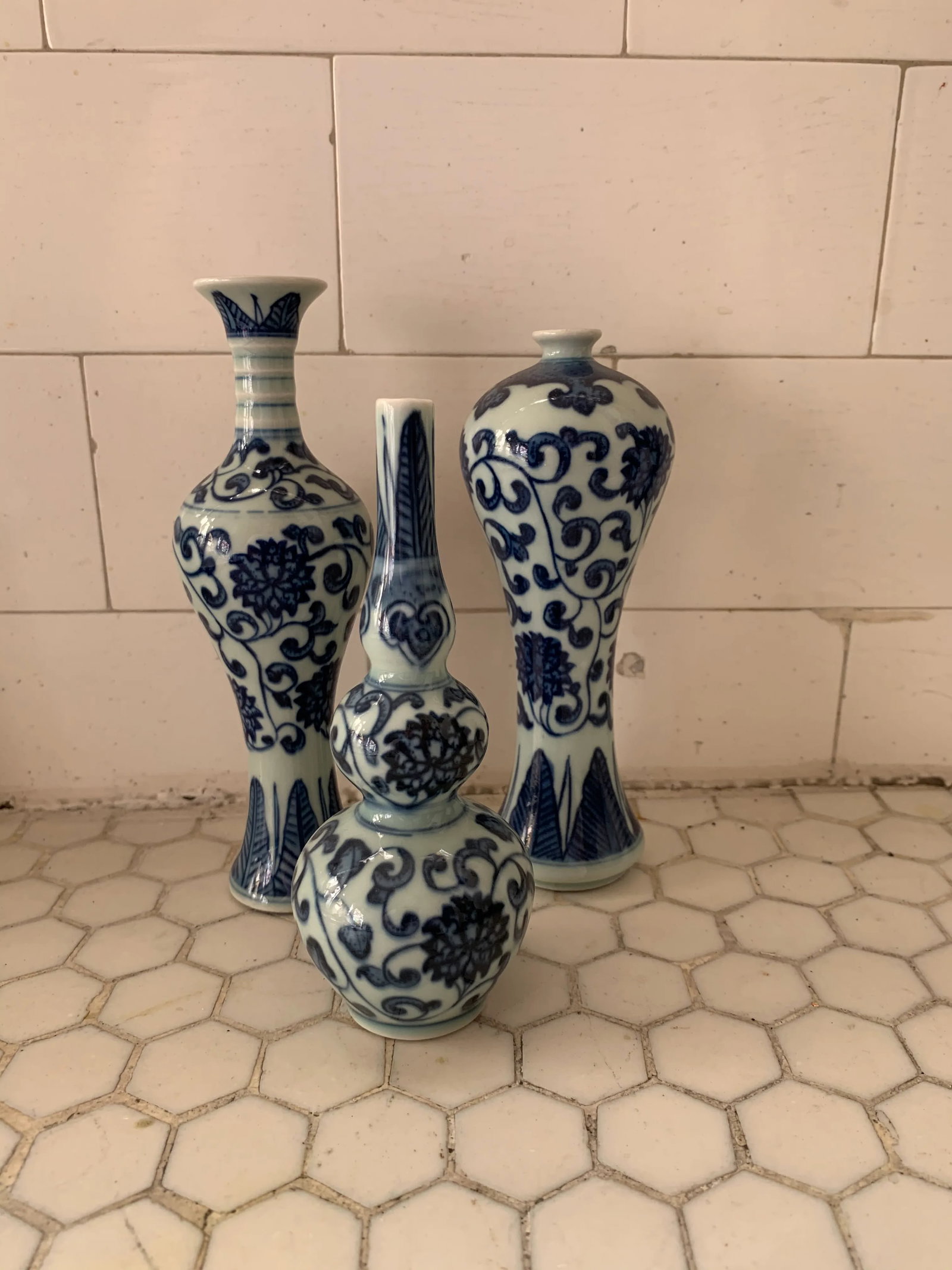 Blue & White Porcelain Floral Chinoiserie Vases Set of 3 - 13