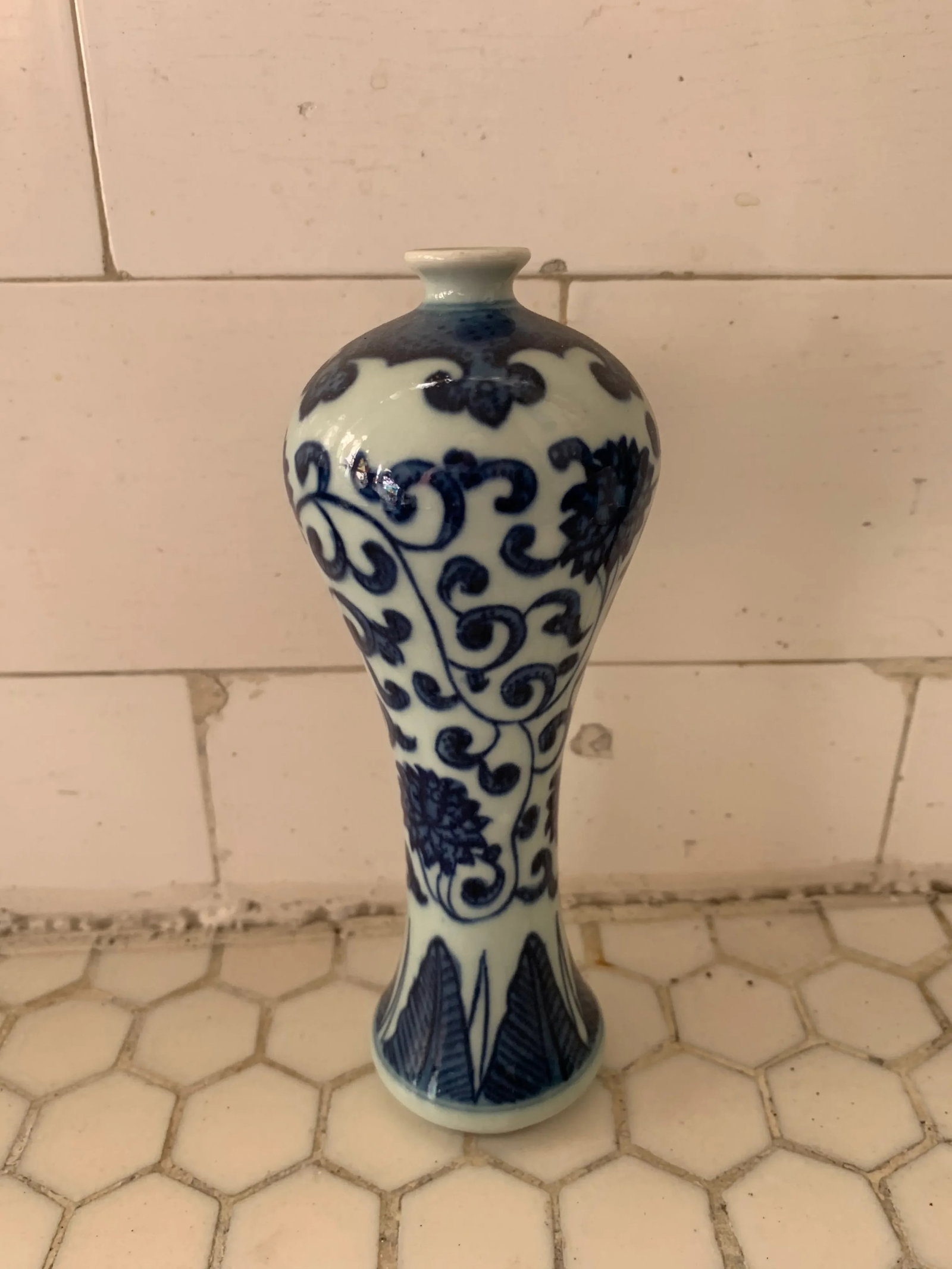 Blue & White Porcelain Floral Chinoiserie Vases Set of 3 - 3