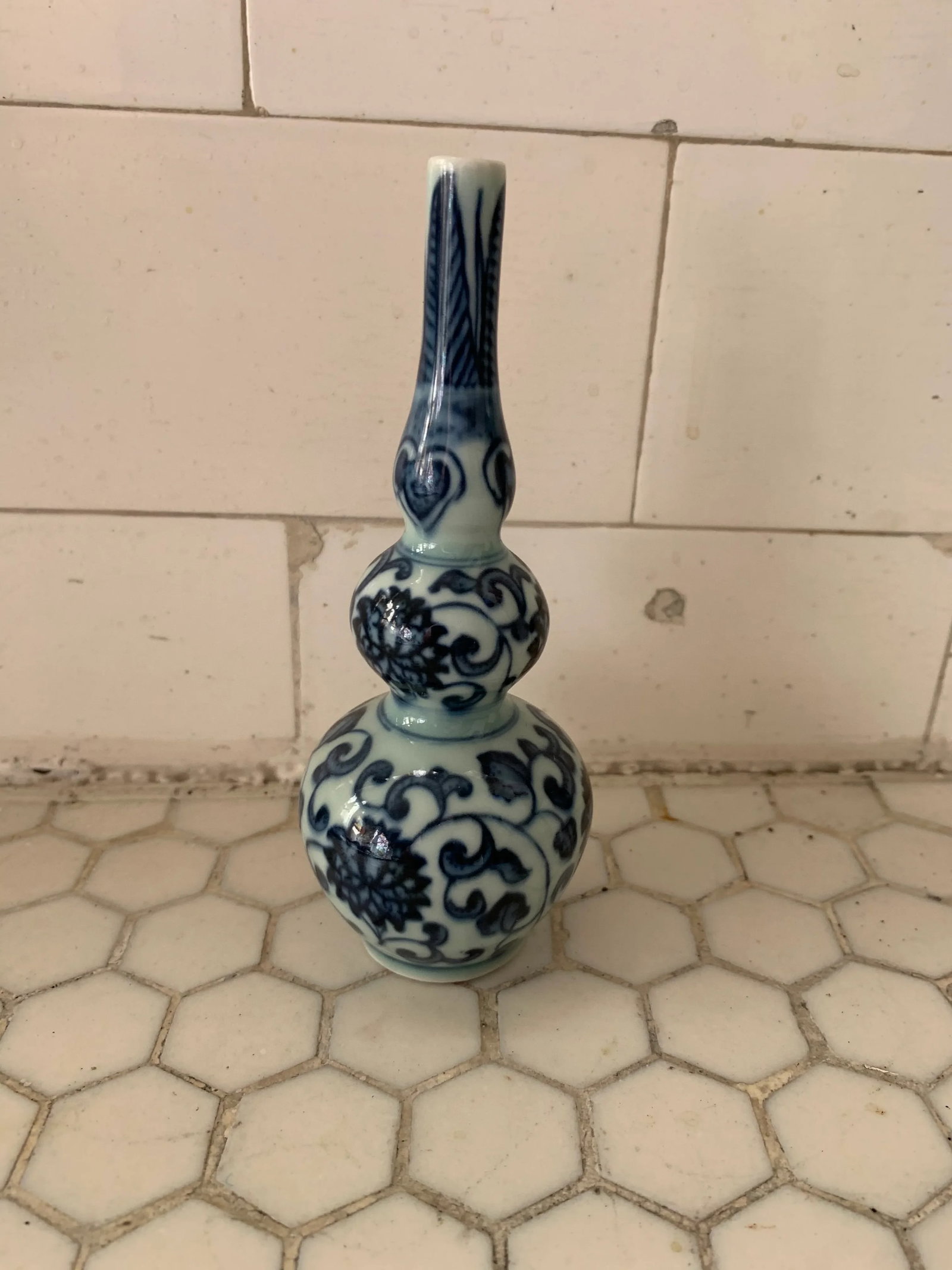 Blue & White Porcelain Floral Chinoiserie Vases Set of 3 - 6