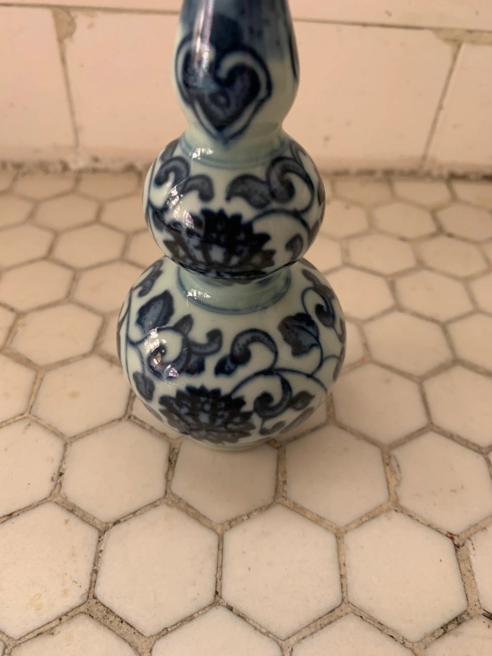 Blue & White Porcelain Floral Chinoiserie Vases Set of 3 - 9