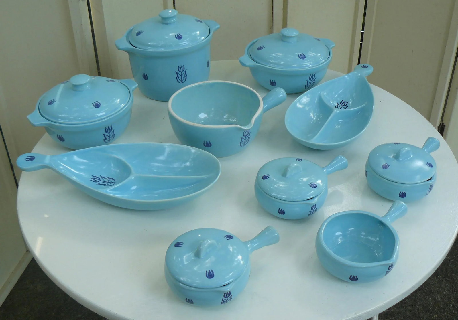 Mid 20th Century Cameron Clay Pottery Dutch Blue Tulip Serving Ware Set - Set of 17 - 8