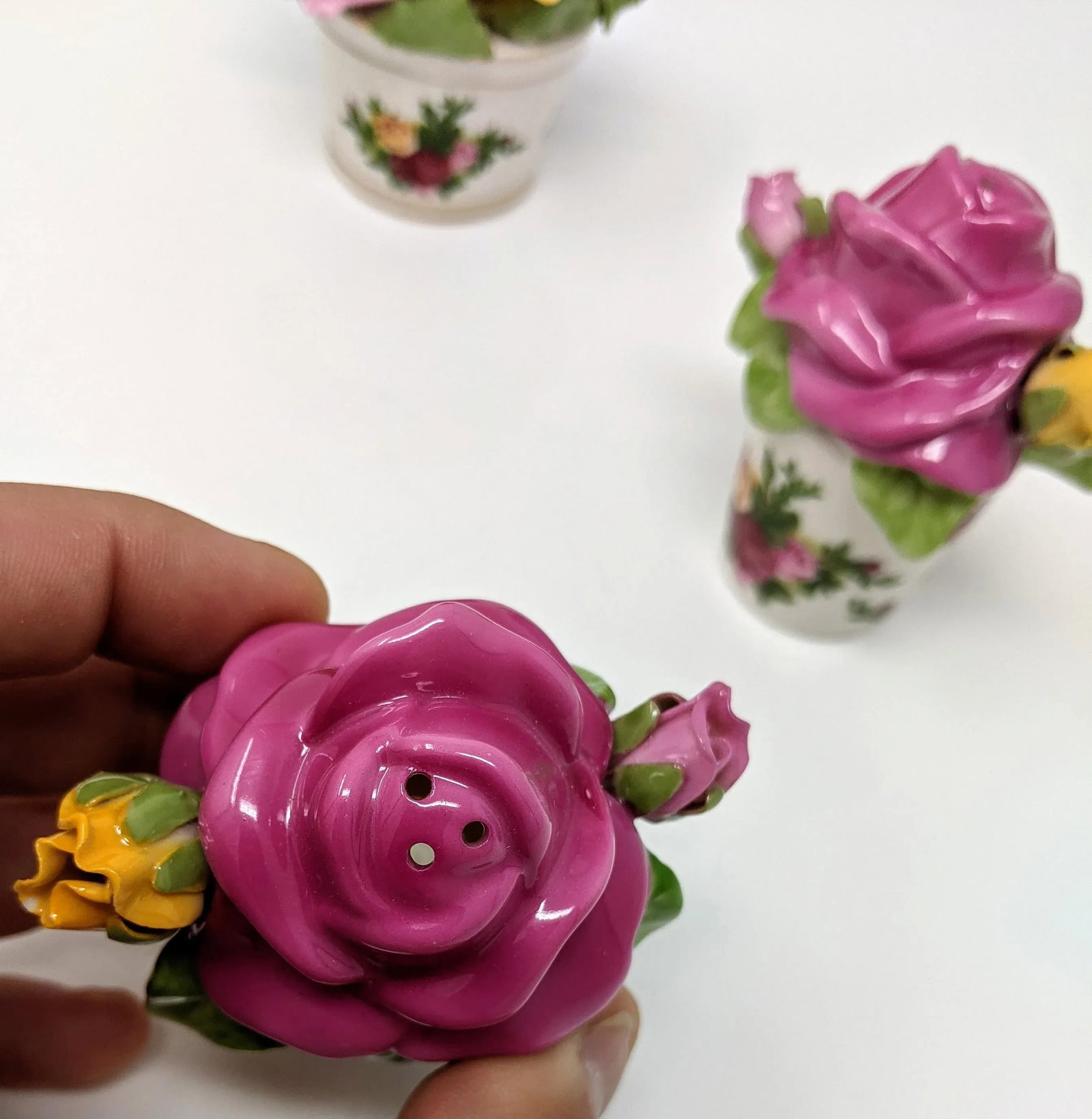 Vintage 1980s Ultra Rose, Yellow, Gold Colored Royal Doulton White Salt and Pepper Set With Decorati - 7