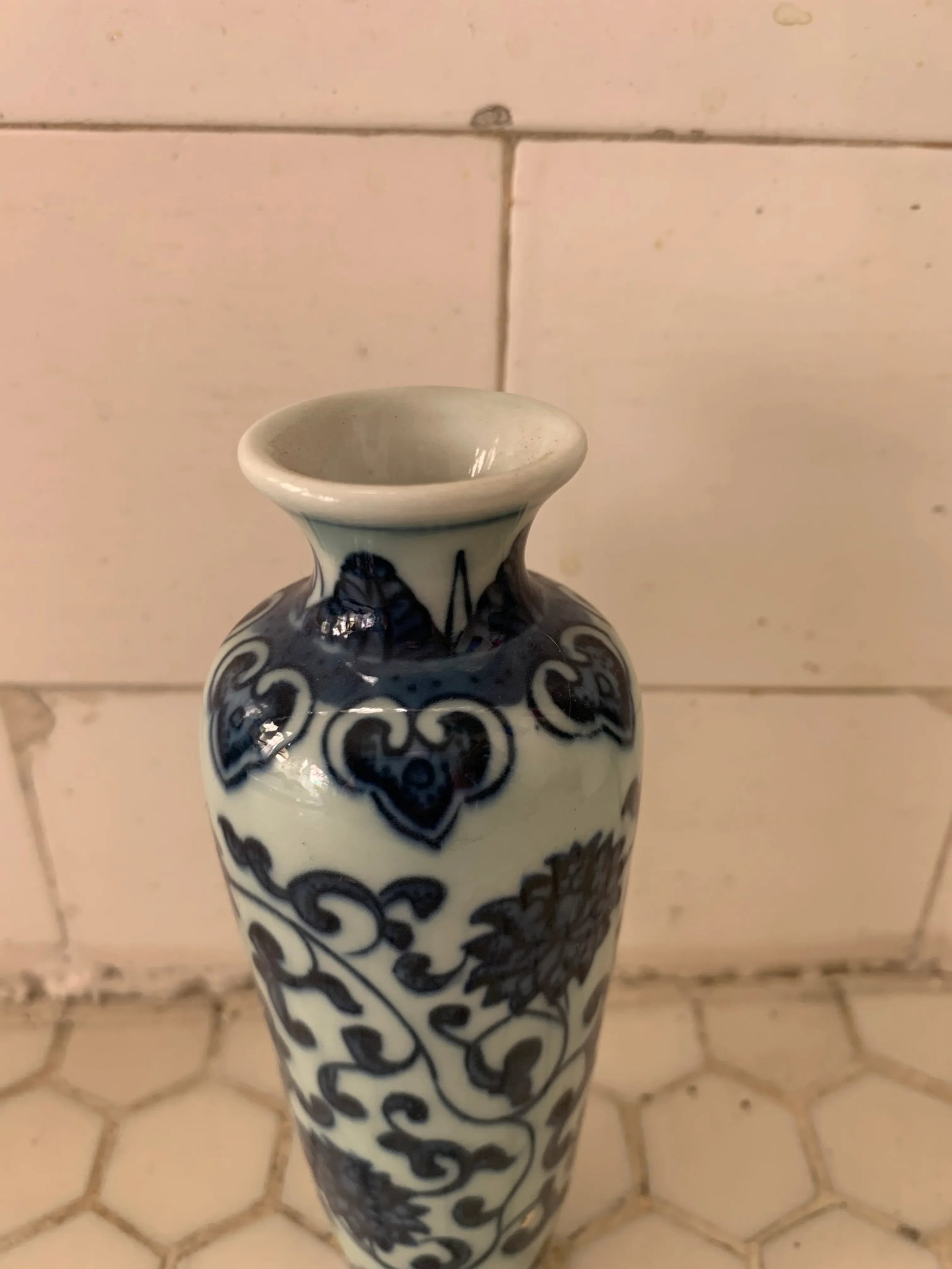 Blue & White Porcelain Floral Chinoiserie Vases Set of 3 - 10