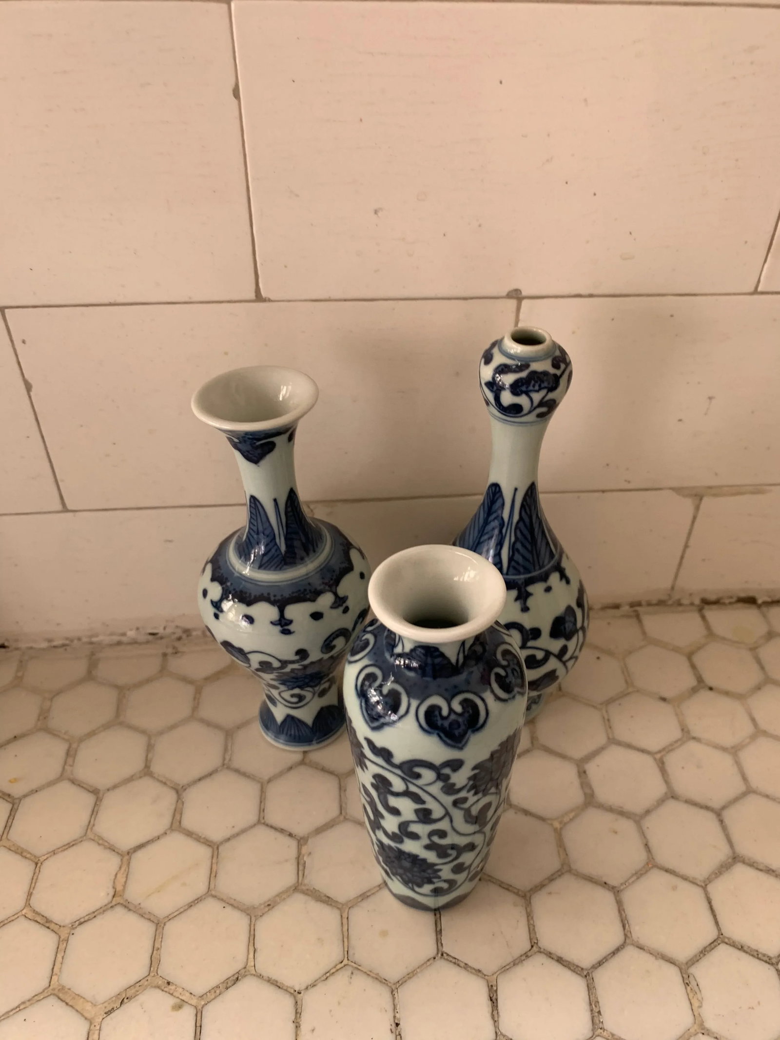 Blue & White Porcelain Floral Chinoiserie Vases Set of 3 - 3