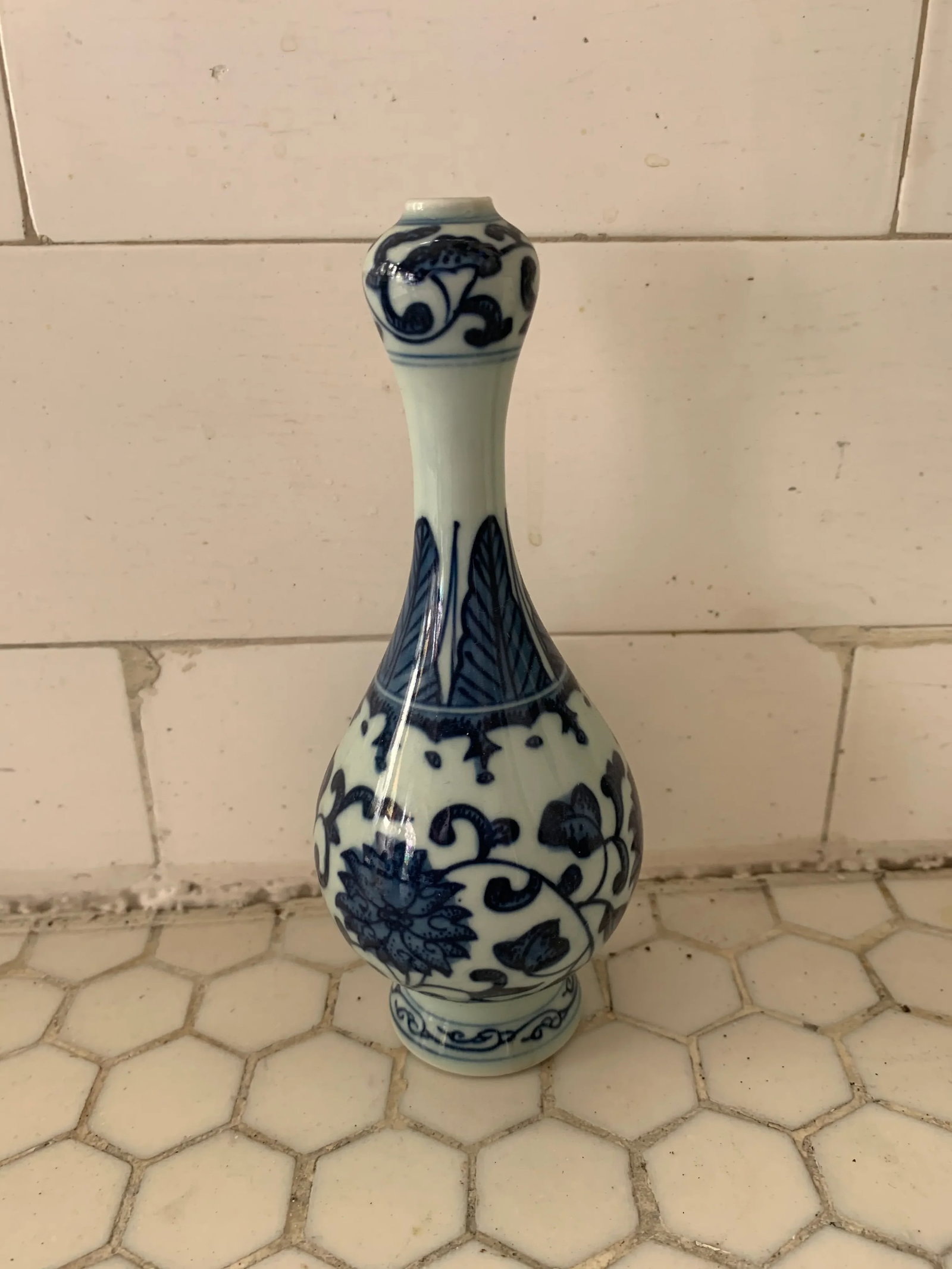 Blue & White Porcelain Floral Chinoiserie Vases Set of 3 - 5