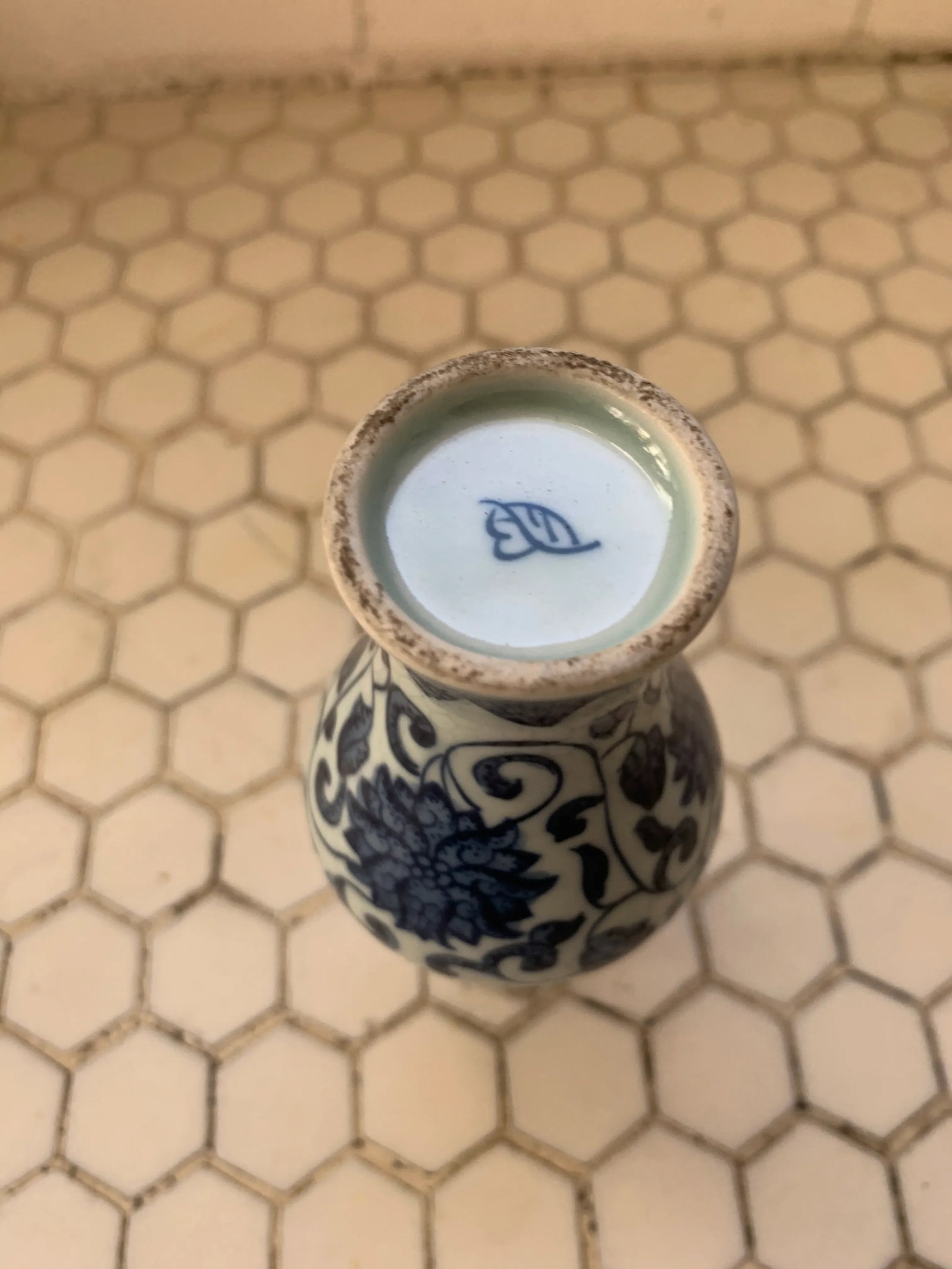 Blue & White Porcelain Floral Chinoiserie Vases Set of 3 - 8