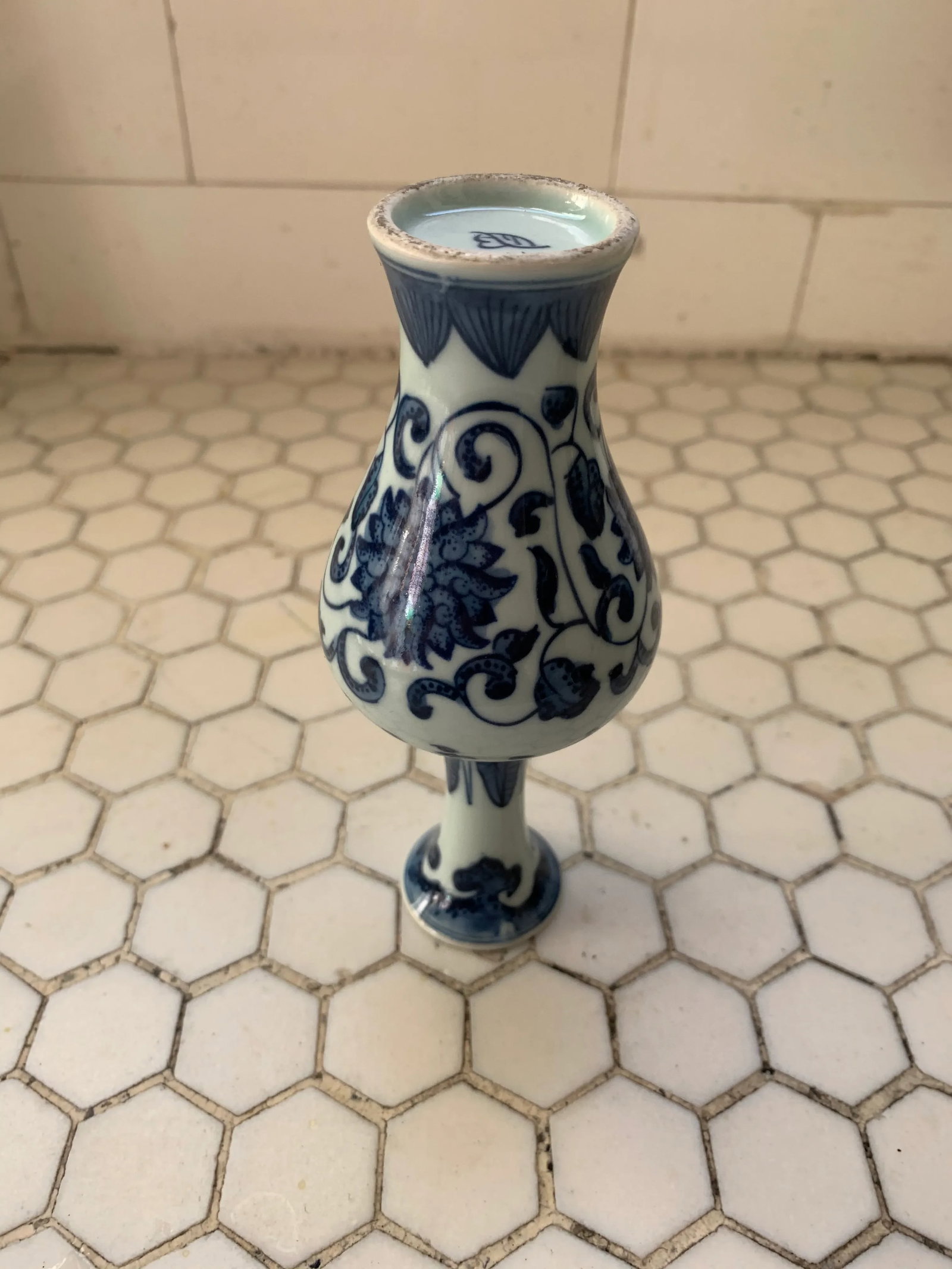 Blue & White Porcelain Floral Chinoiserie Vases Set of 3 - 9