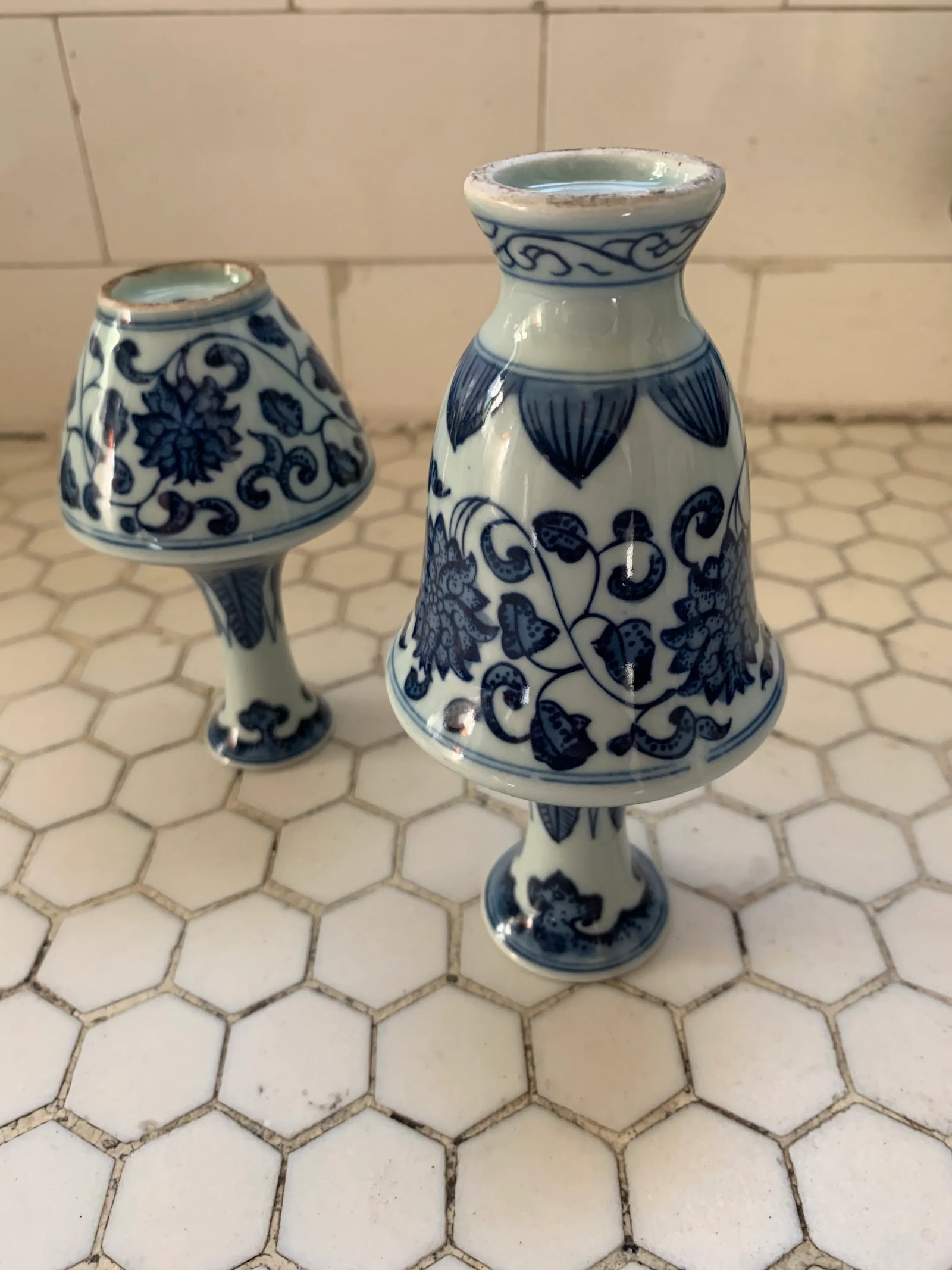Blue & White Porcelain Chinoiserie Vases Pair - 7