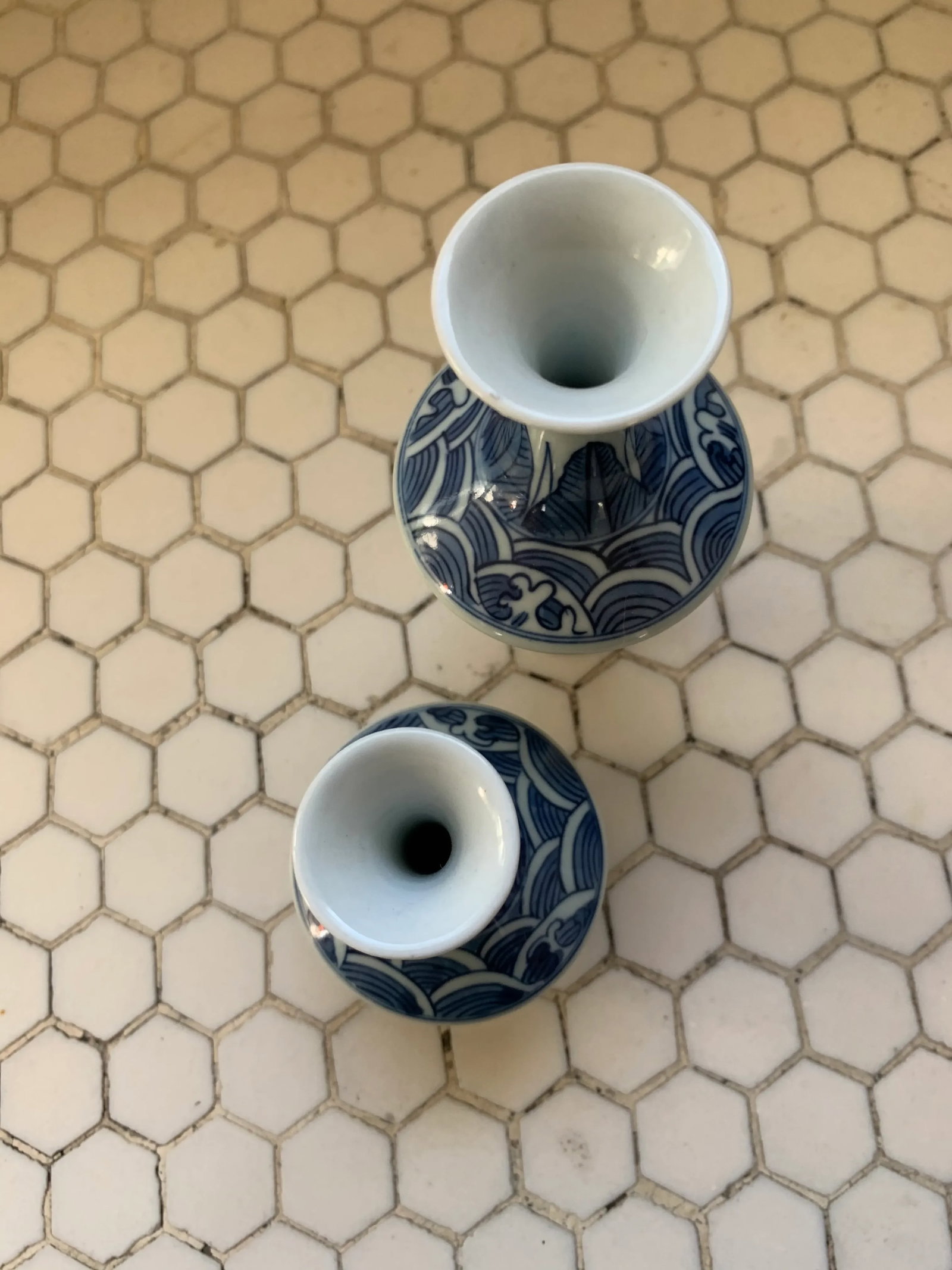 Blue & White Porcelain Chinoiserie Vases Pair - 8