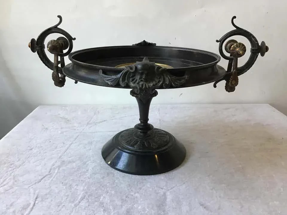 Large 1870s Bronze Classical Tazza - 9