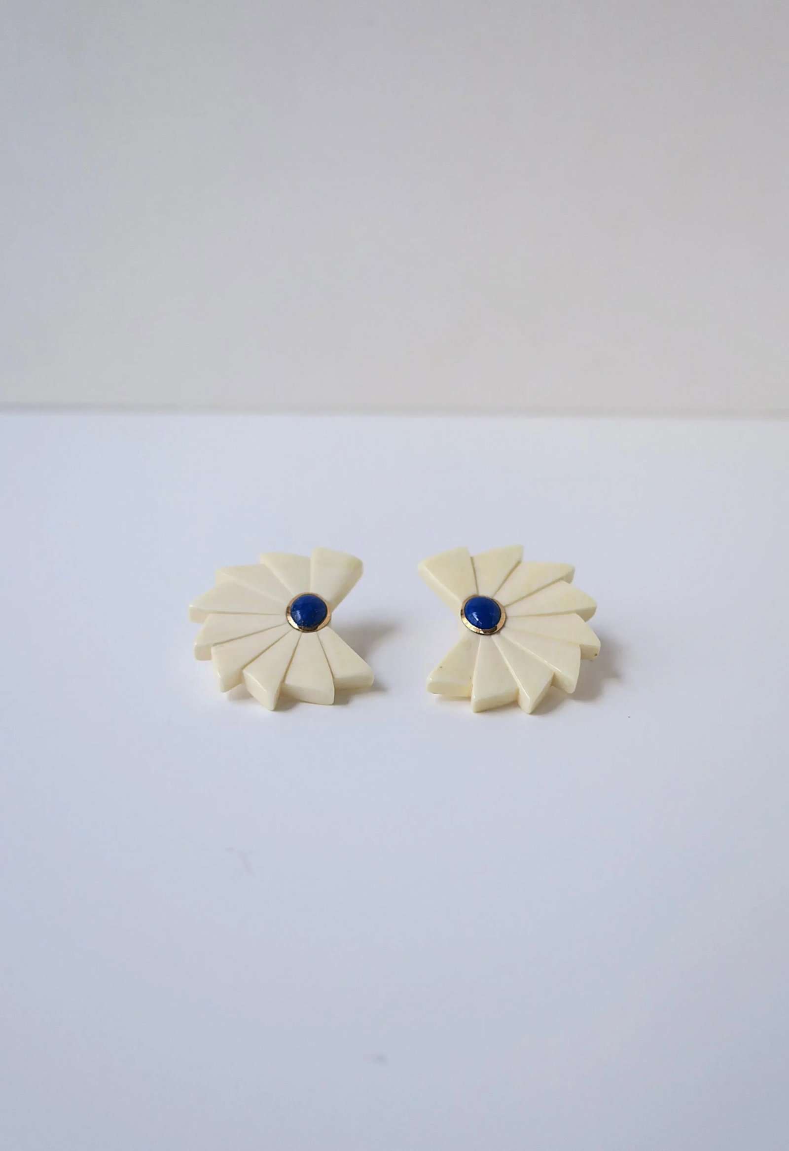 Art Deco 14kt Gold and Blue Lapis Earrings, Pair, Circa 1980s 1990s - 6