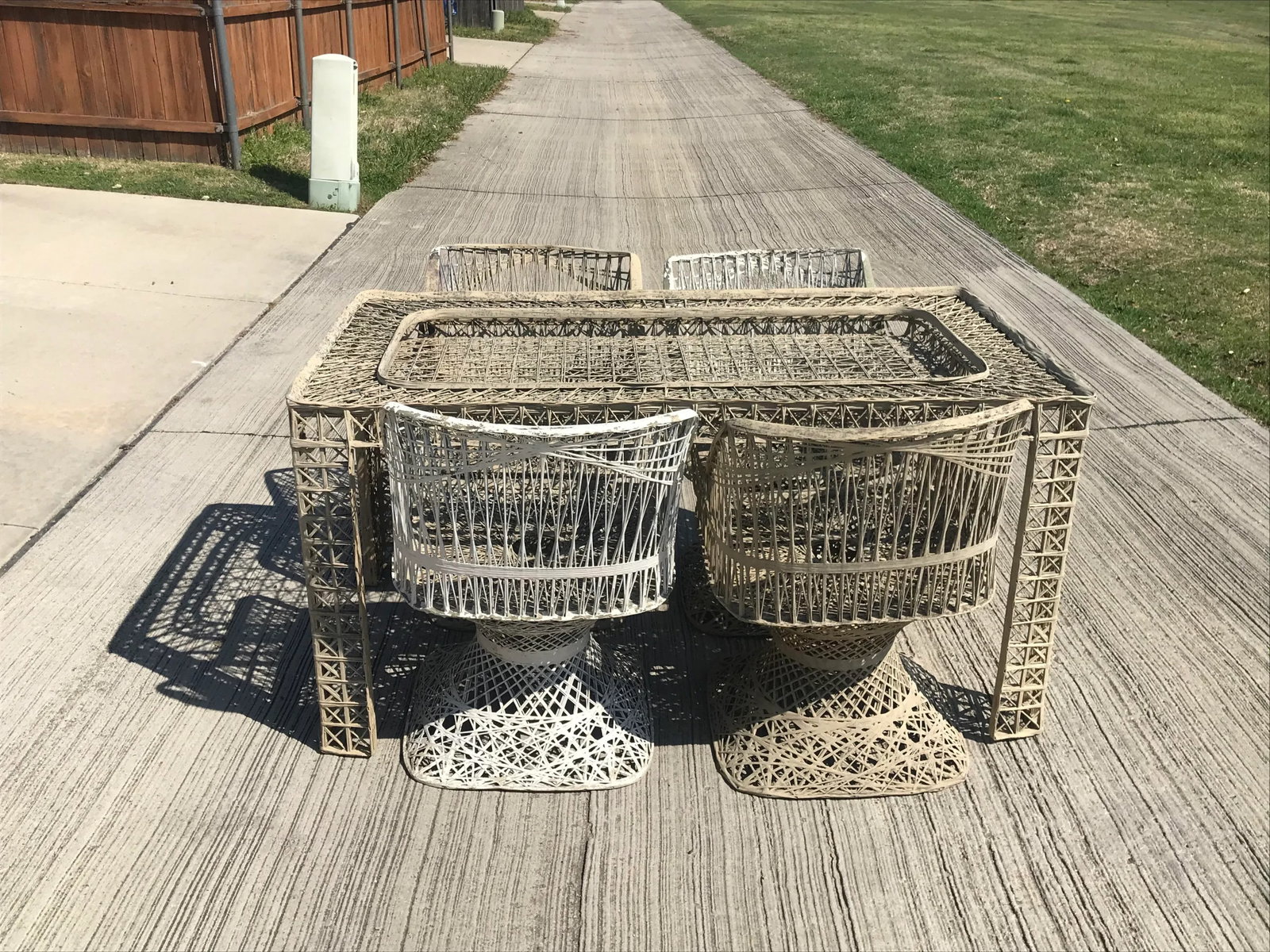 Mid-Century Modern Russell Woodard Spun Fiberglass Patio Set - 10