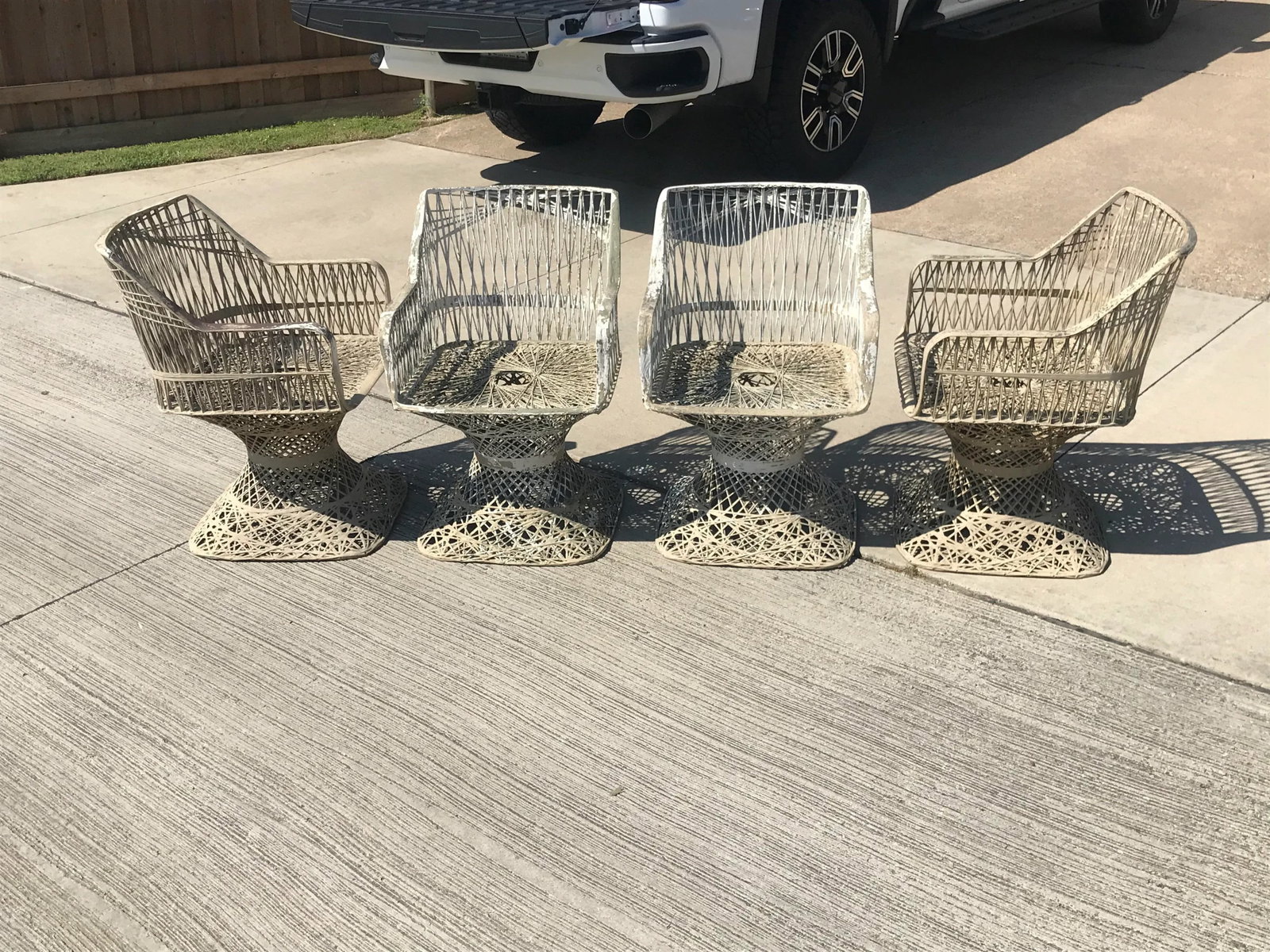 Mid-Century Modern Russell Woodard Spun Fiberglass Patio Set - 4