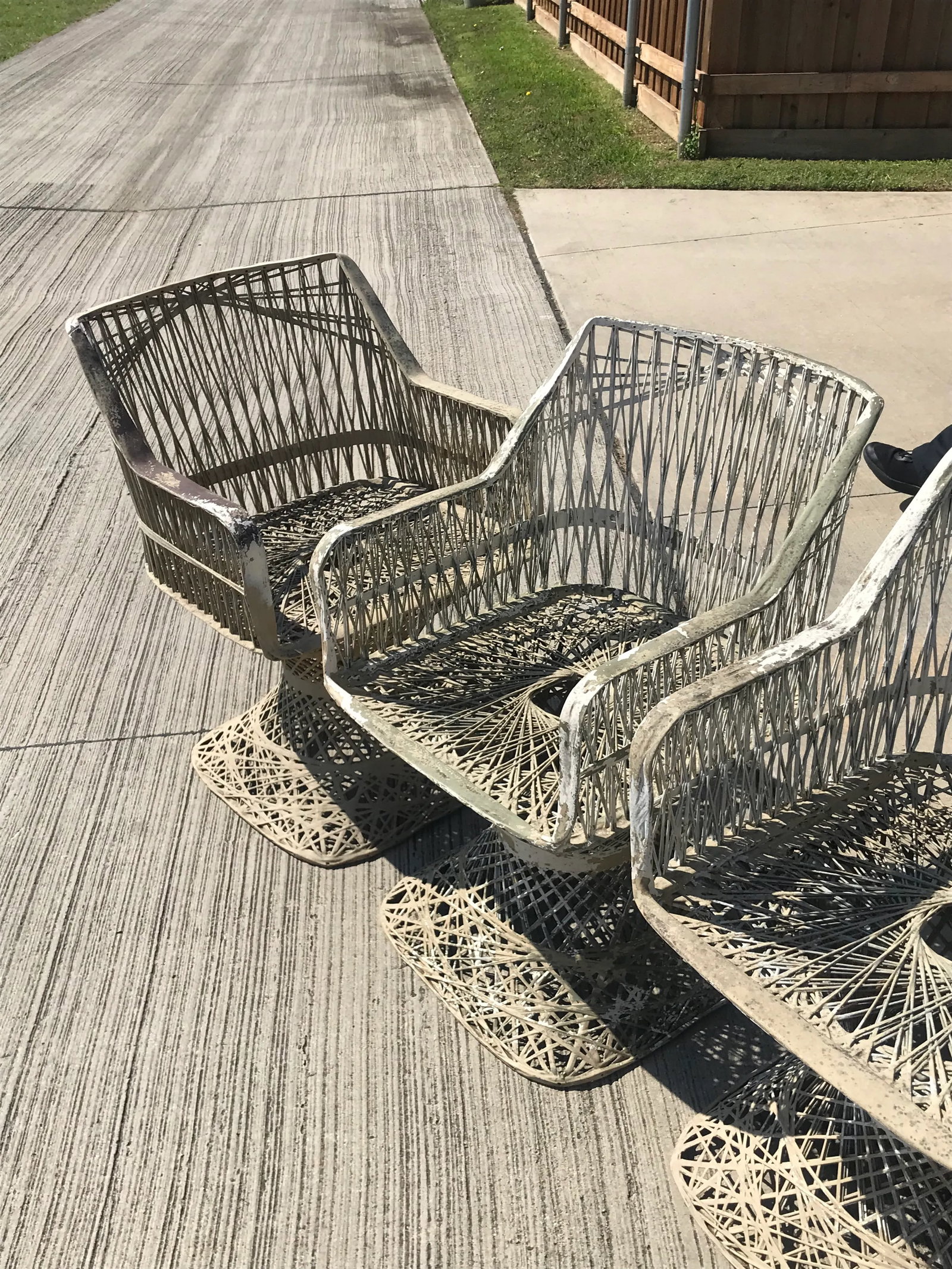 Mid-Century Modern Russell Woodard Spun Fiberglass Patio Set - 9