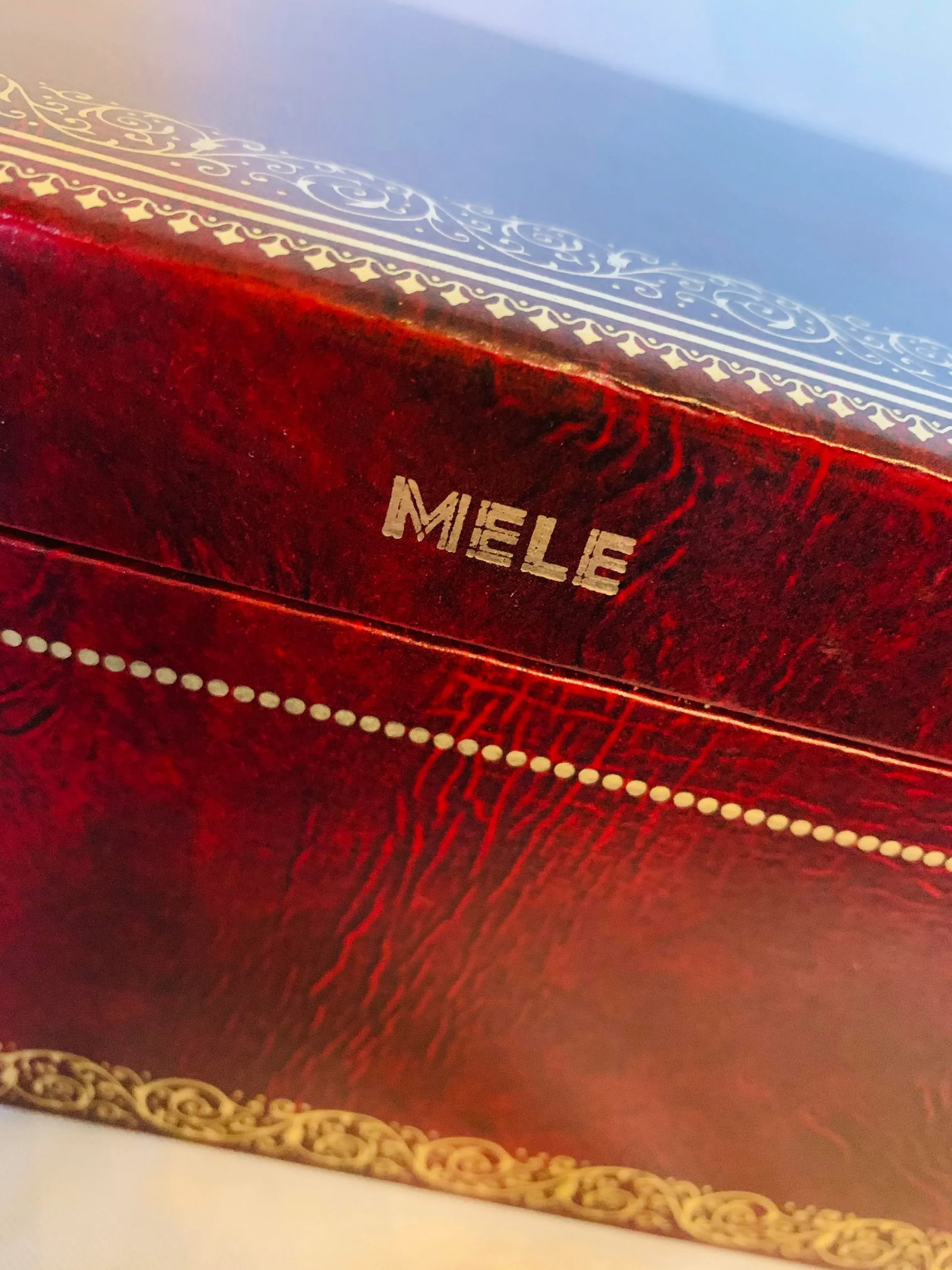 Vintage Mele Jewelry Chest With Original Key and Tag - 7