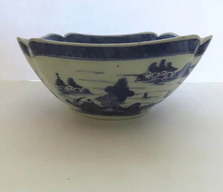 Chinese Export Blue and White Canton Bowl - 2