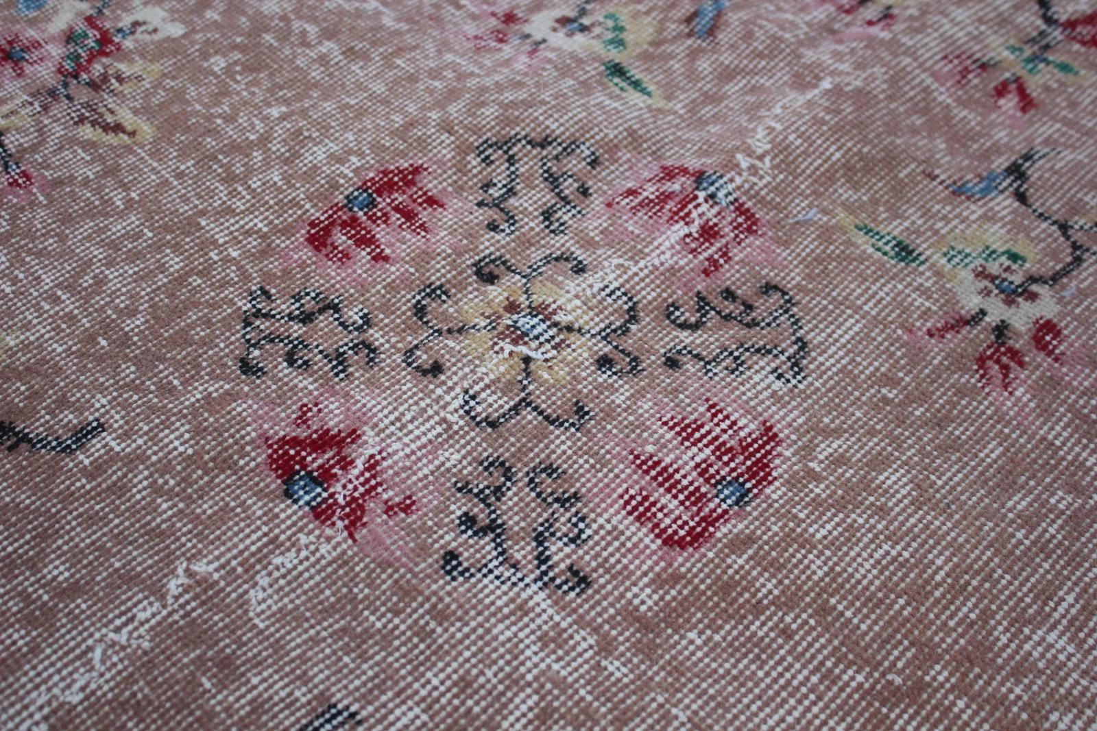 1980s English Green Floral Area Rug - 10