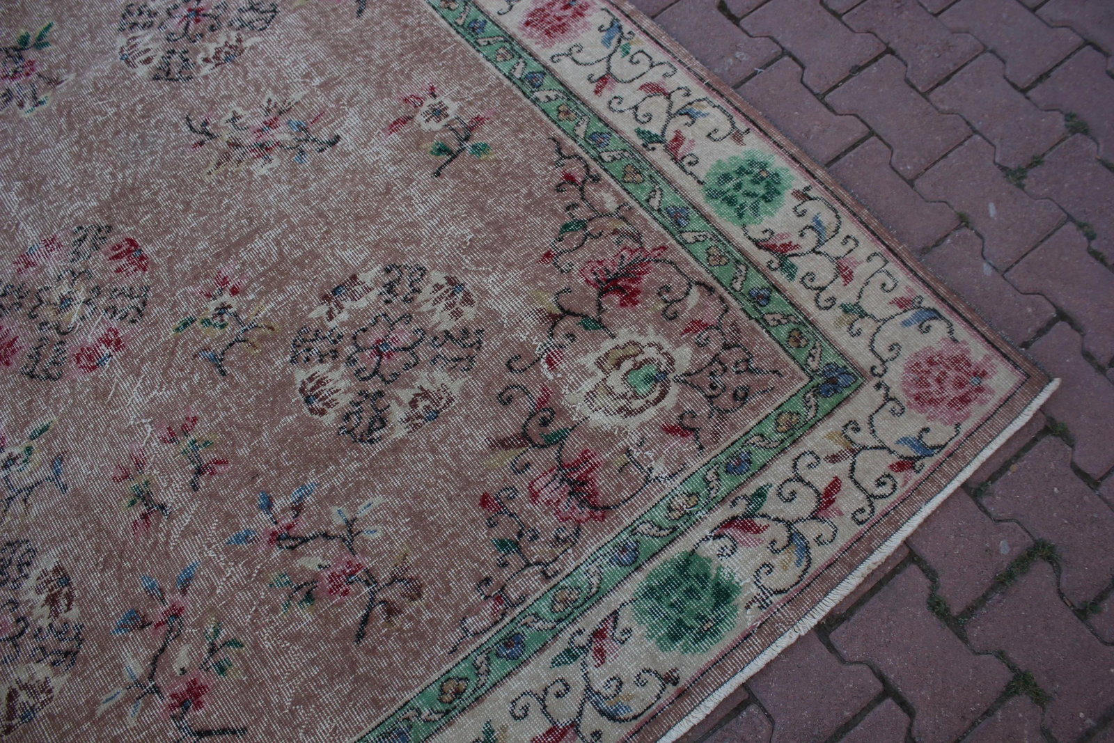 1980s English Green Floral Area Rug - 5