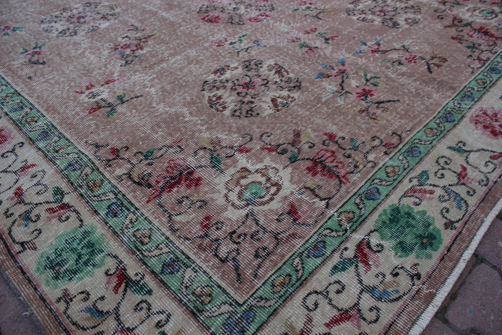 1980s English Green Floral Area Rug - 6