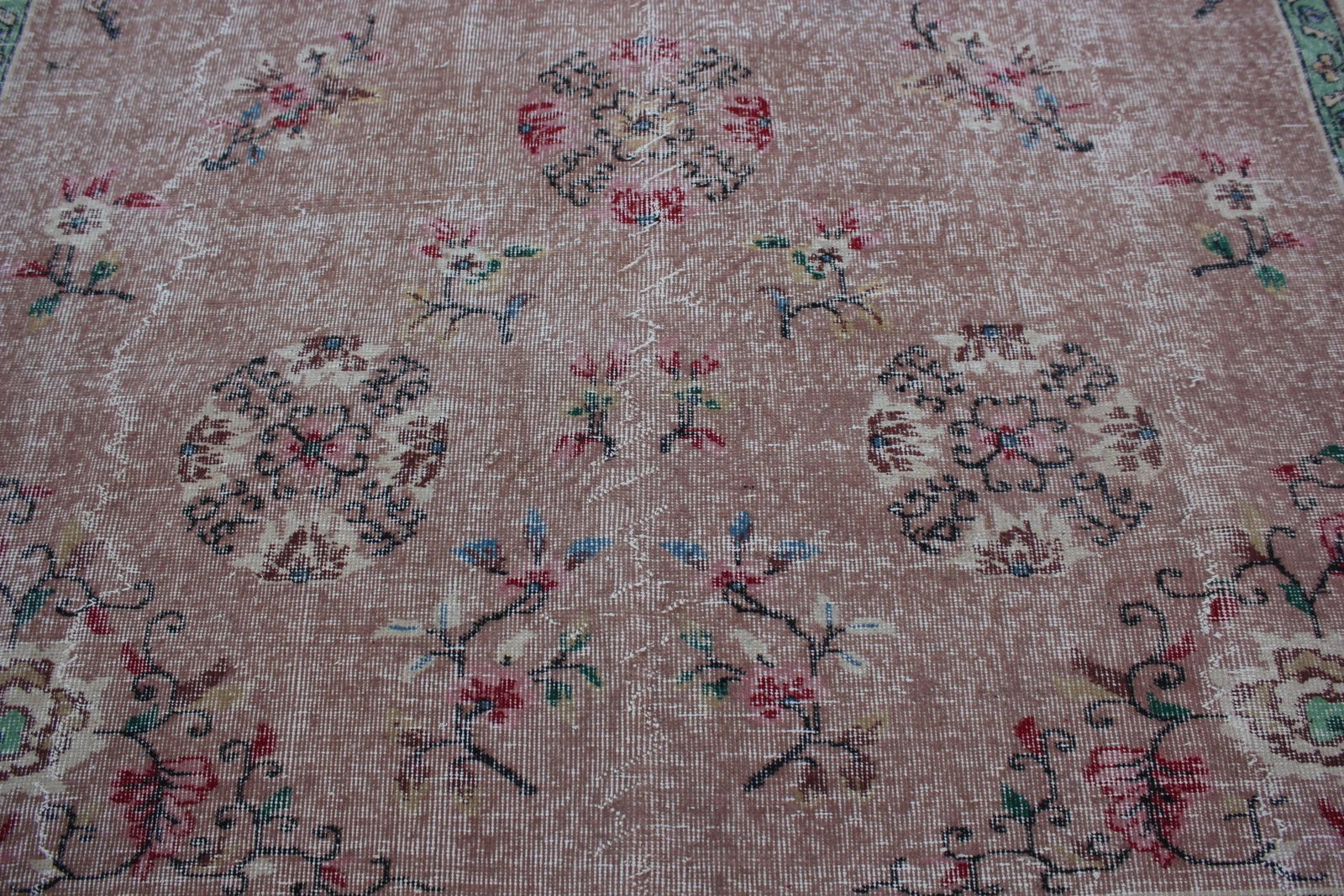 1980s English Green Floral Area Rug - 8