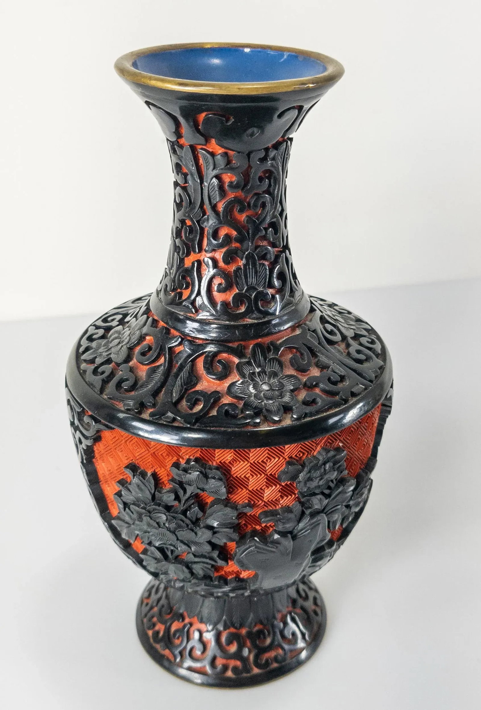 Chinese Chinoiserie Black and Red Cinnabar Lacquer Vase - 4