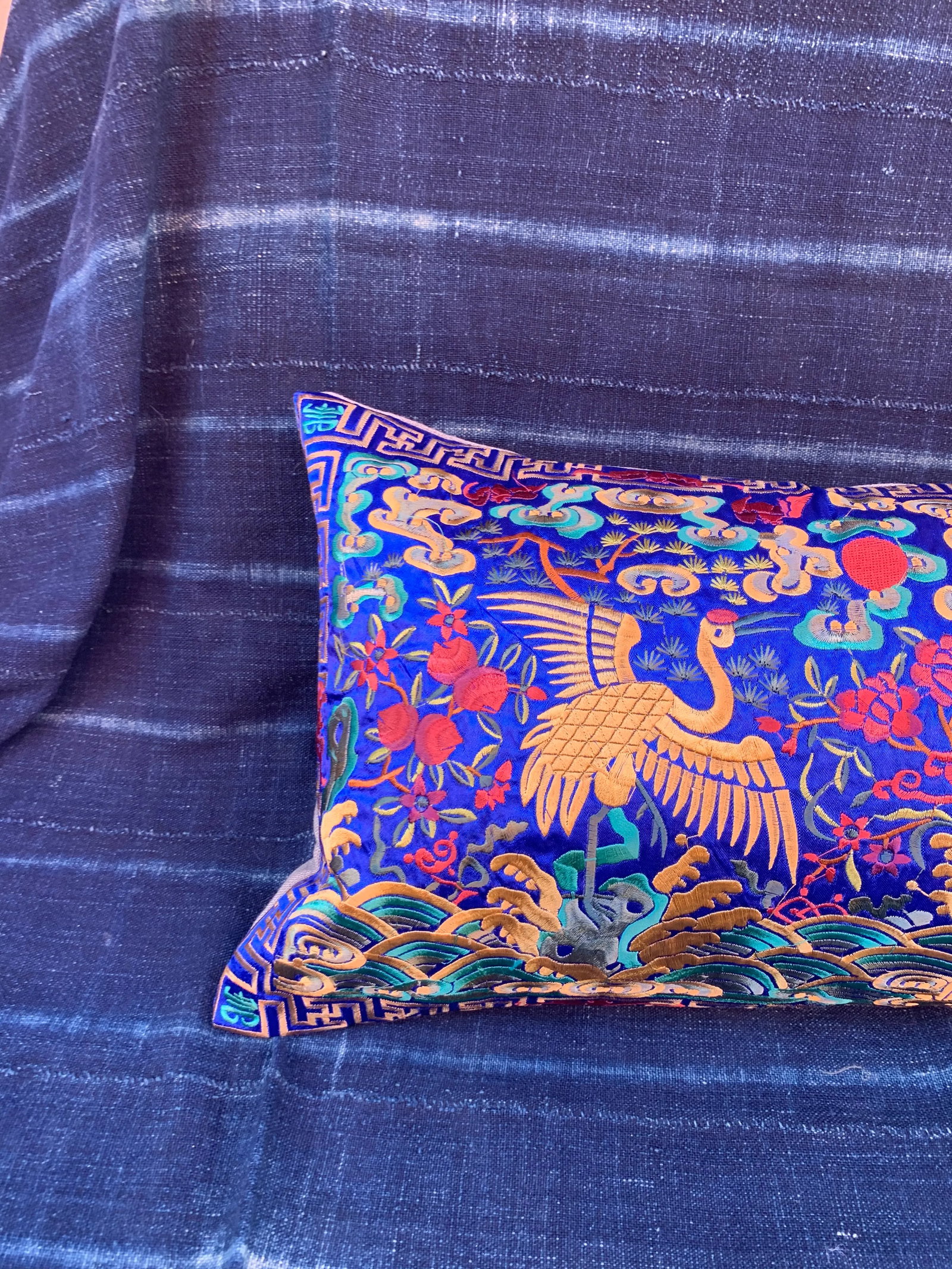 Hollywood Regency Royal Blue & Gold Silk Embroidered Cranes Chinoiserie Boudoir Lumbar Pillow - 2