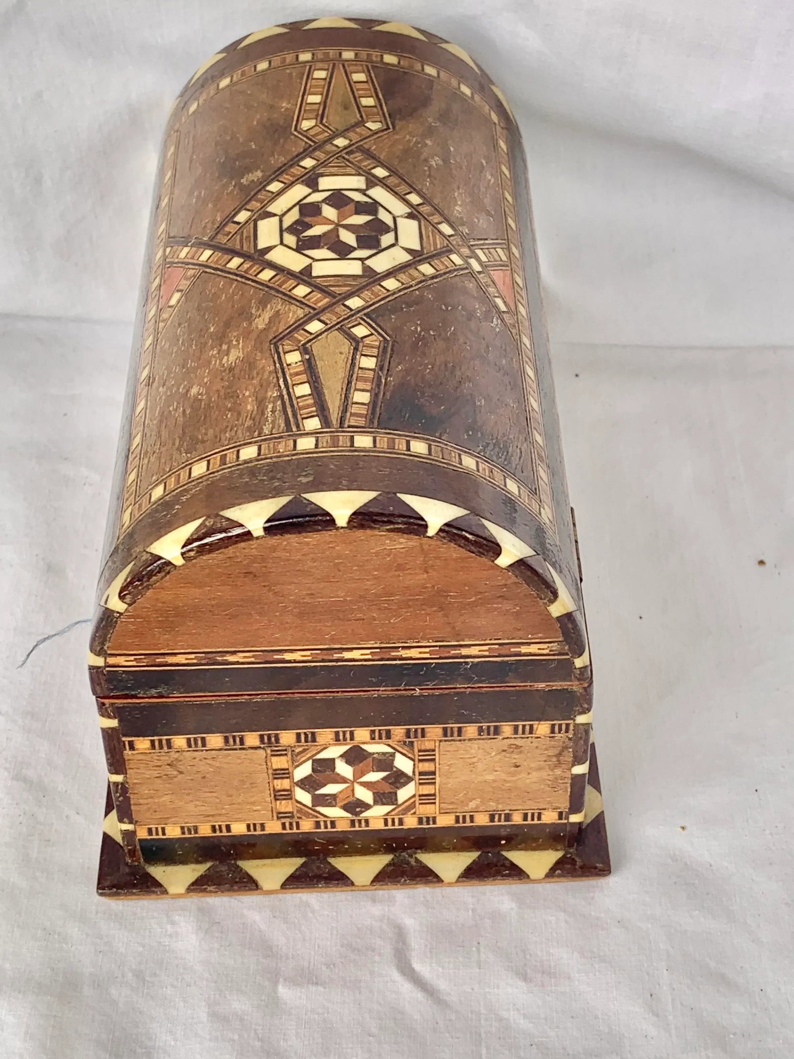 Vintage Inlaid Mother of Pearl and Wooden Trunk - 3