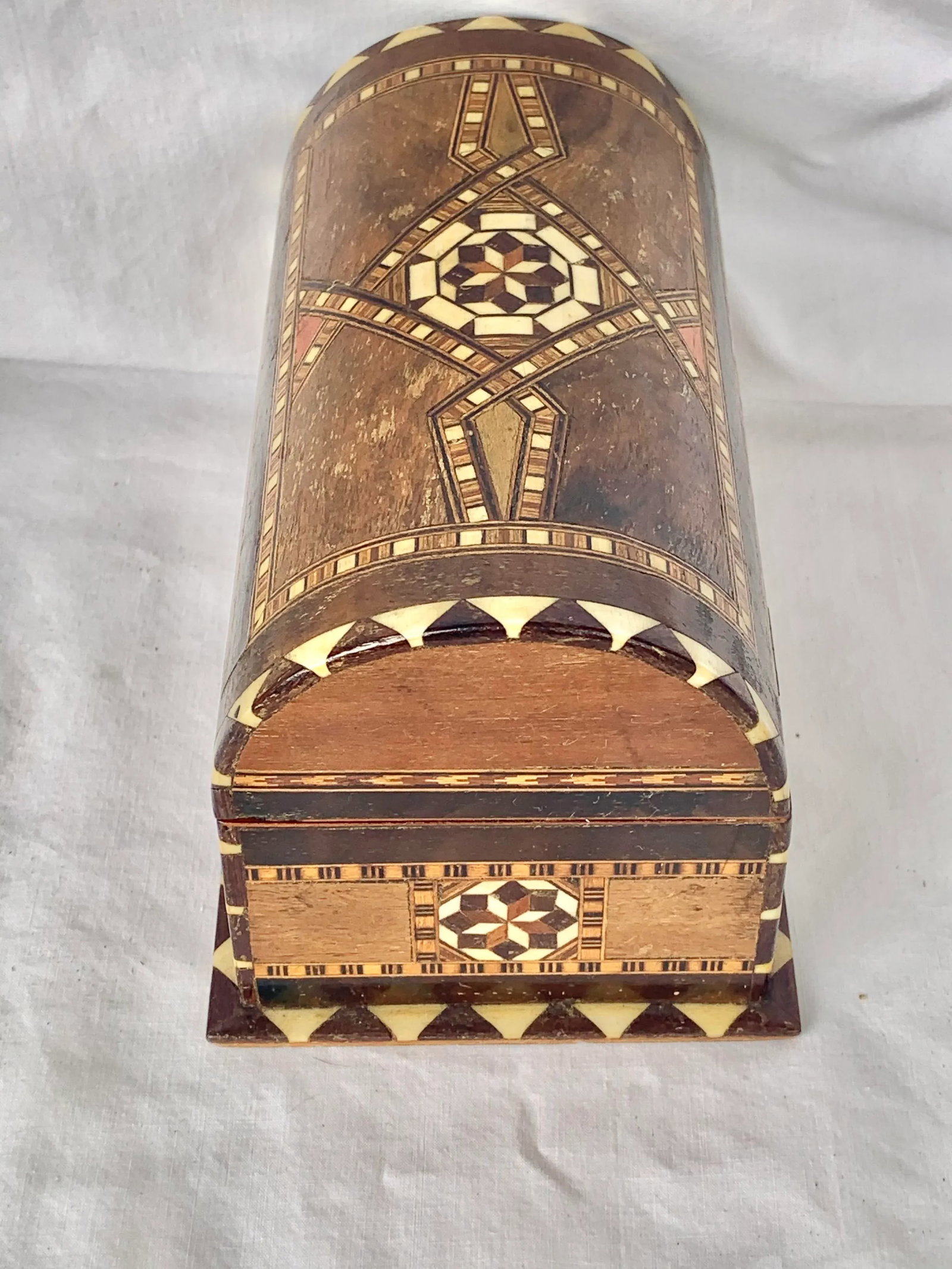 Vintage Inlaid Mother of Pearl and Wooden Trunk - 5