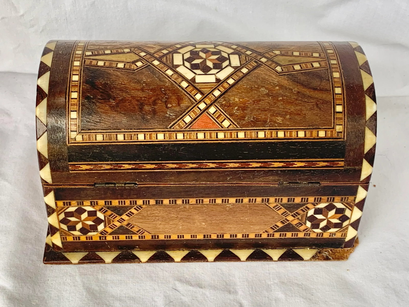 Vintage Inlaid Mother of Pearl and Wooden Trunk - 6