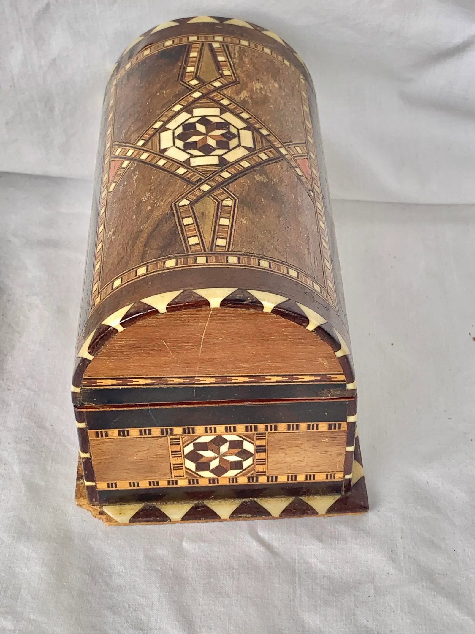 Vintage Inlaid Mother of Pearl and Wooden Trunk - 8