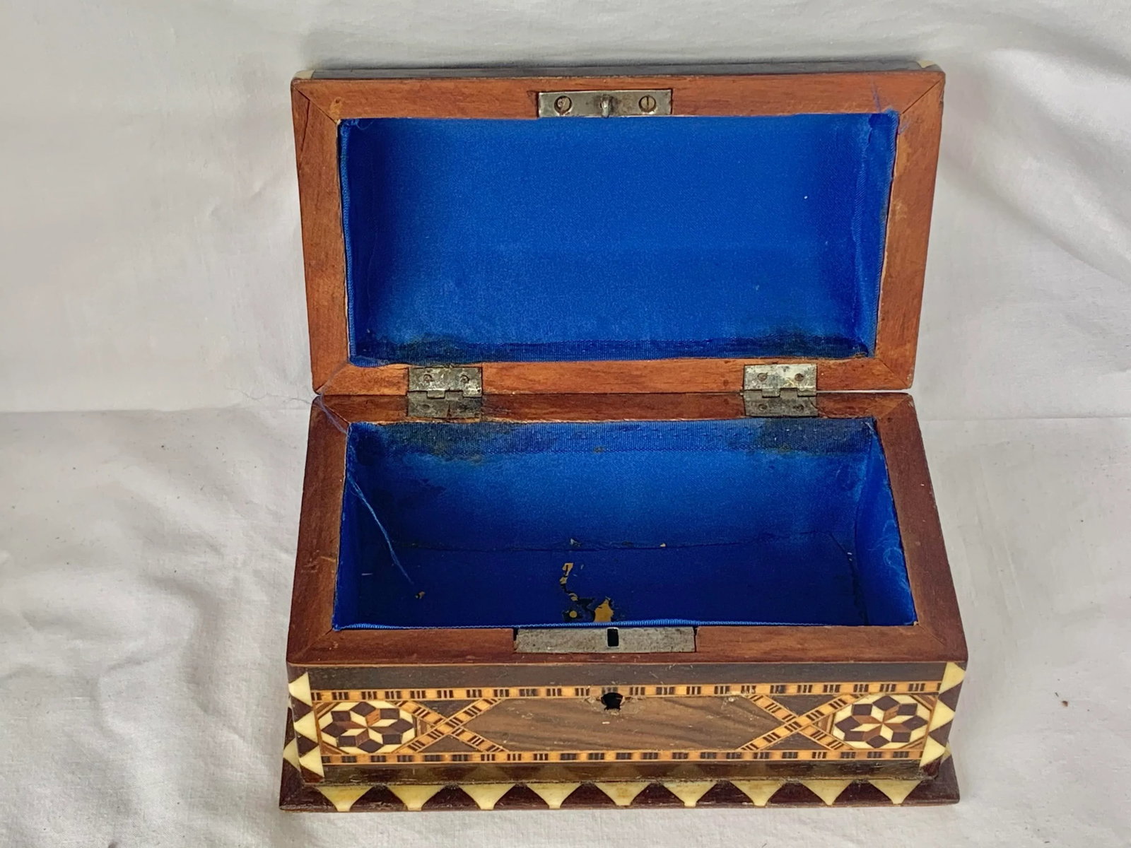 Vintage Inlaid Mother of Pearl and Wooden Trunk - 9