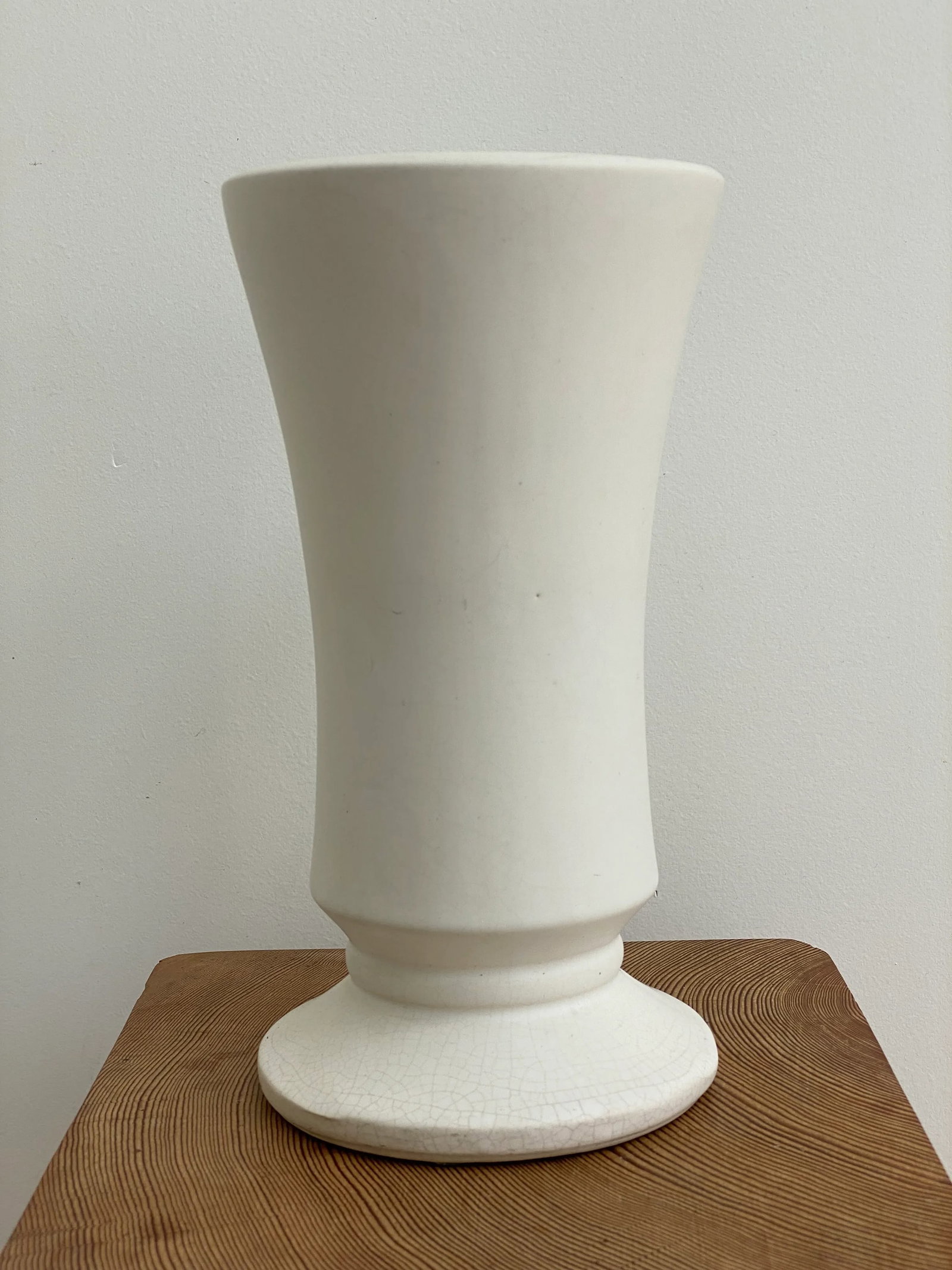 1940's Modern Matte White Ceramic Vase - 3