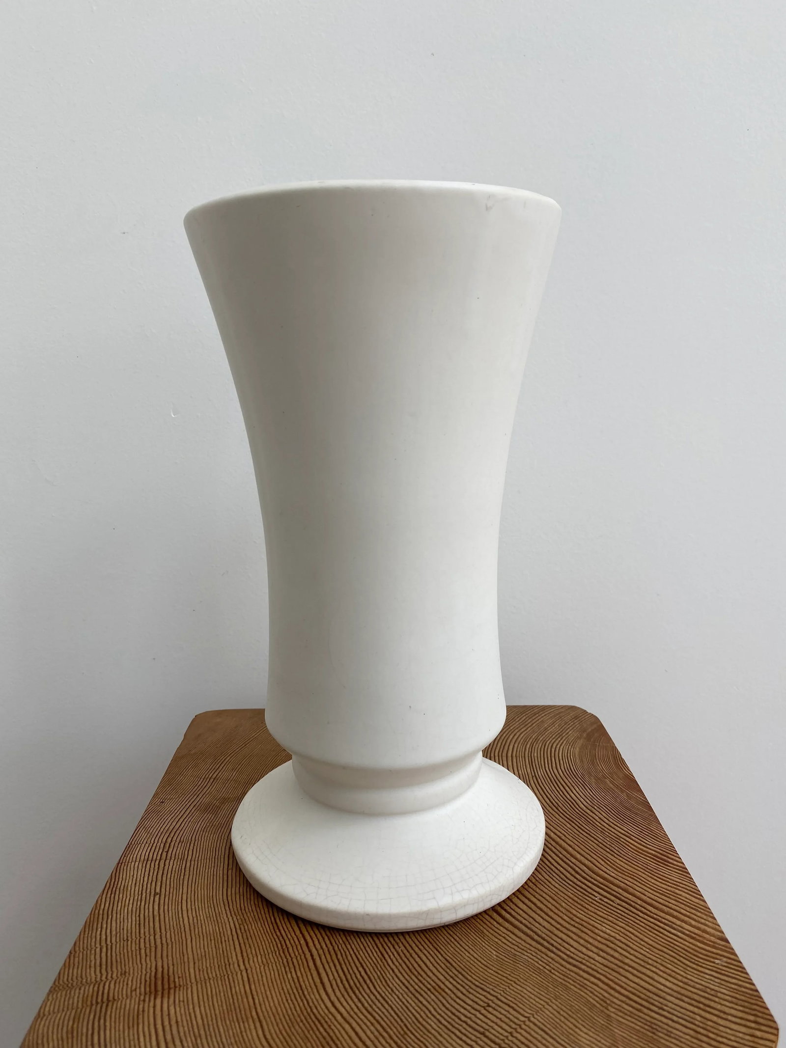 1940's Modern Matte White Ceramic Vase - 5