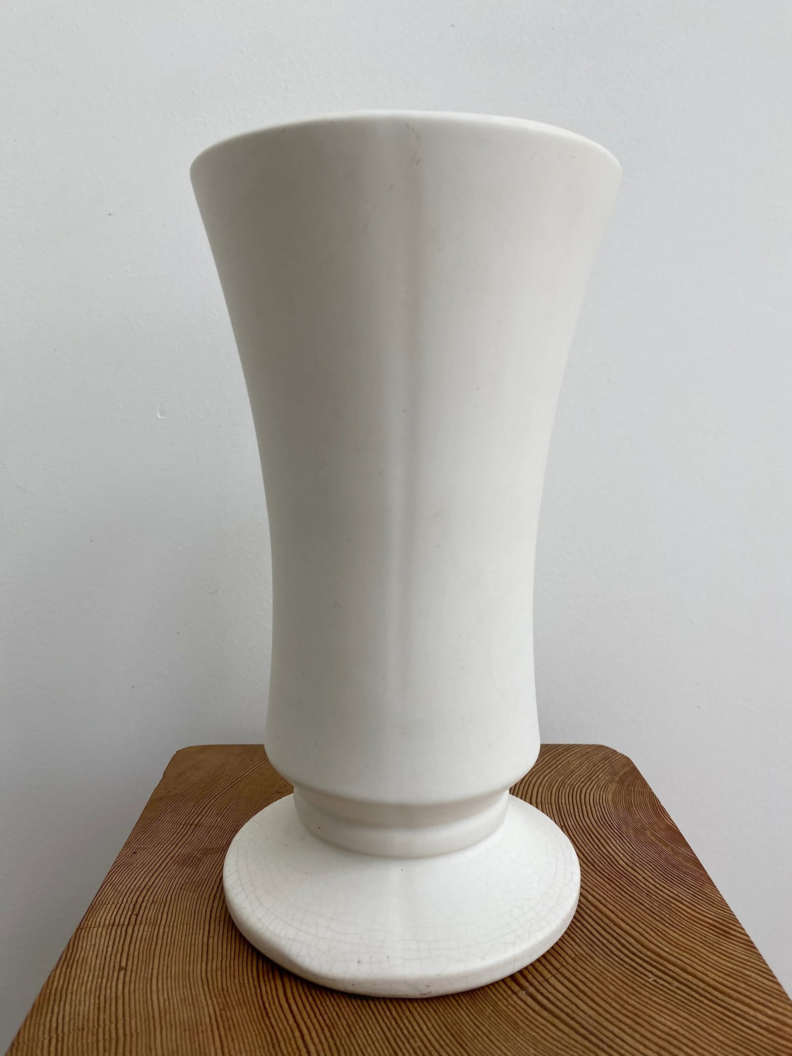 1940's Modern Matte White Ceramic Vase - 7