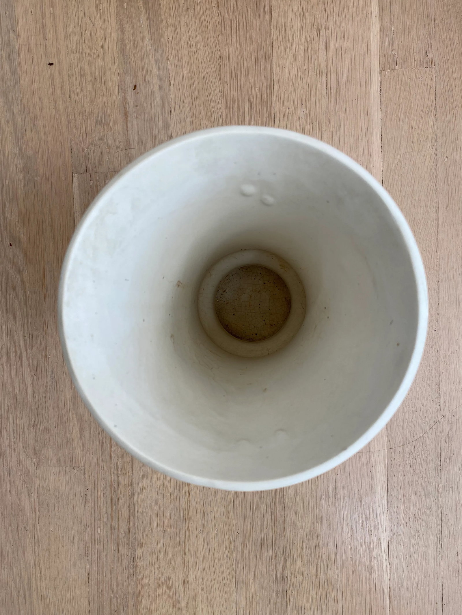 1940's Modern Matte White Ceramic Vase - 9