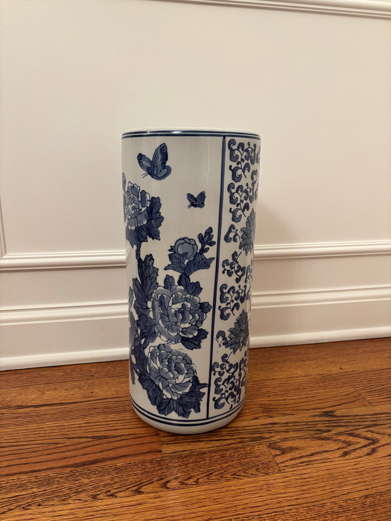 Blue & White Porcelain Umbrella Stand - 2