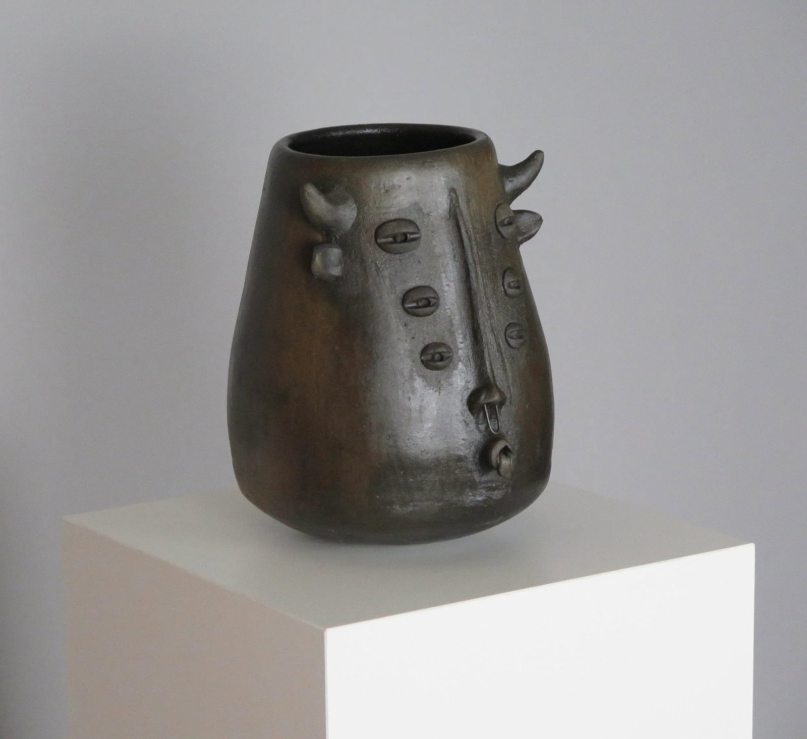 Vintage Black Clay Six-Eyed Minotaur Vessel - 4