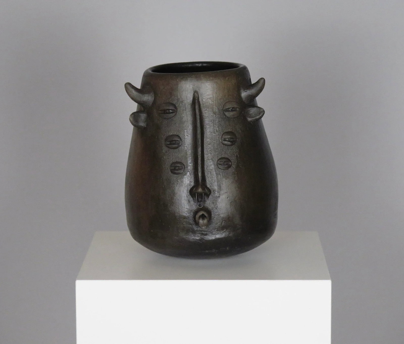 Vintage Black Clay Six-Eyed Minotaur Vessel - 7
