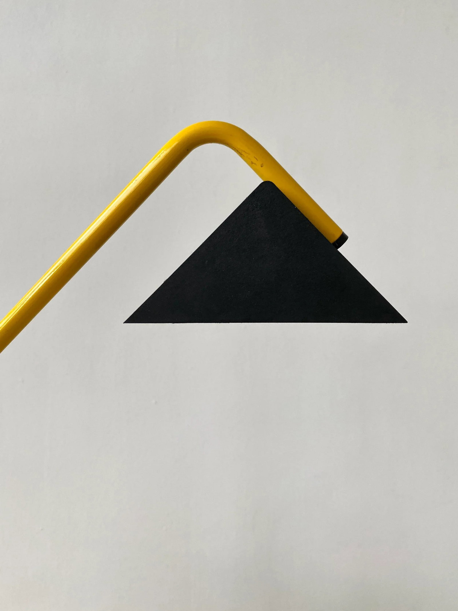 Vintage Postmodern Disegno Italia Yellow Enameled Metal + Molded Plastic Angy Table Lamp, Circa 1970 - 5